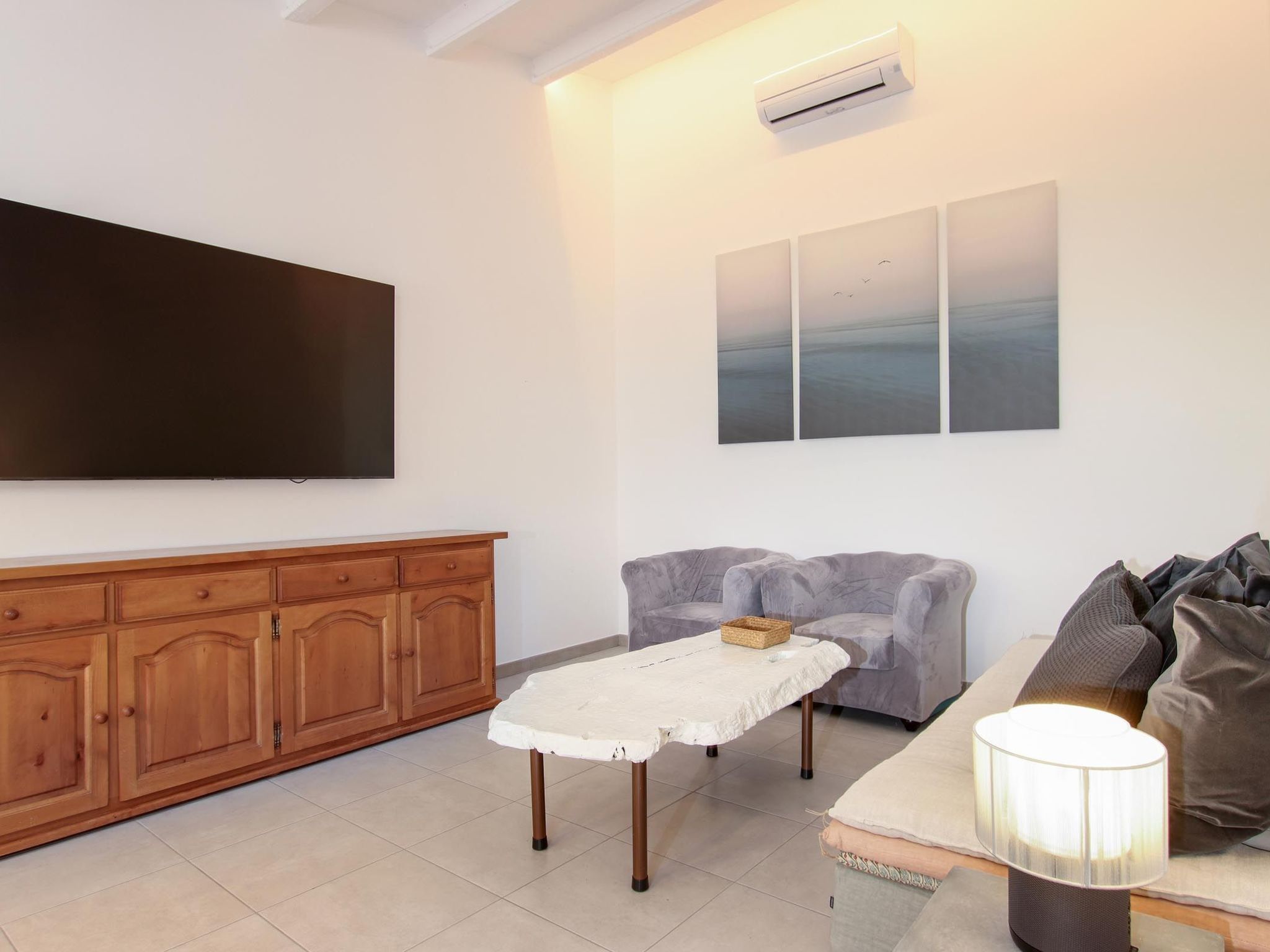 Beeindruckende große Villa in der Nähe von Cala San Vicente-Binnen