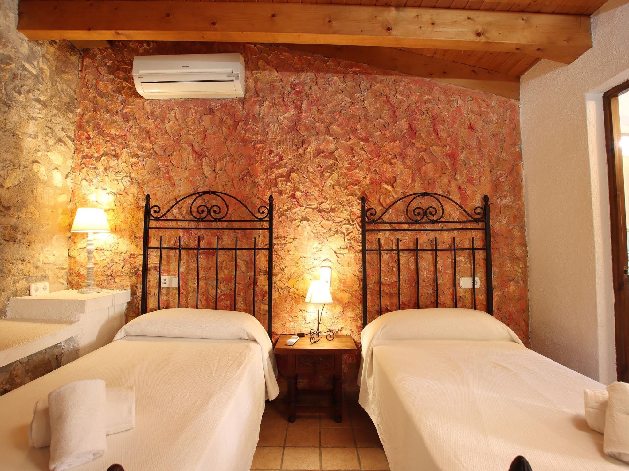 Charmante Villa in der Nähe von Cala San Vicente-Drinnen