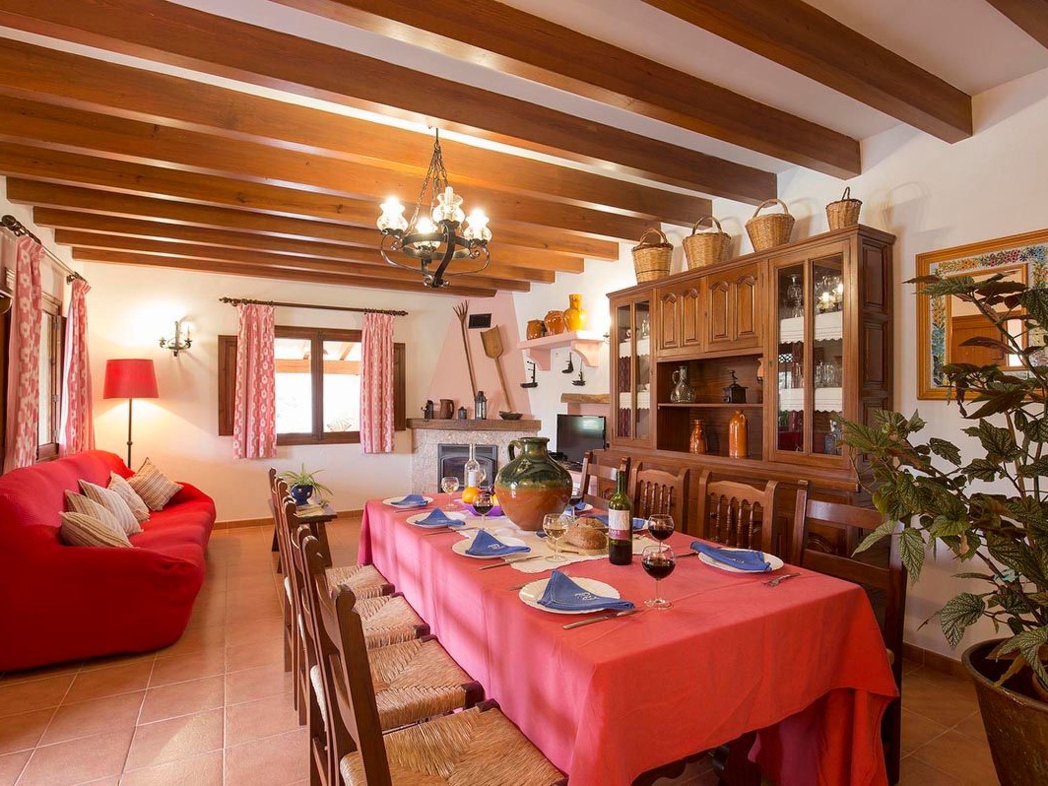 Villa Assumpció in Pollença mit Pool und Grill-Drinnen