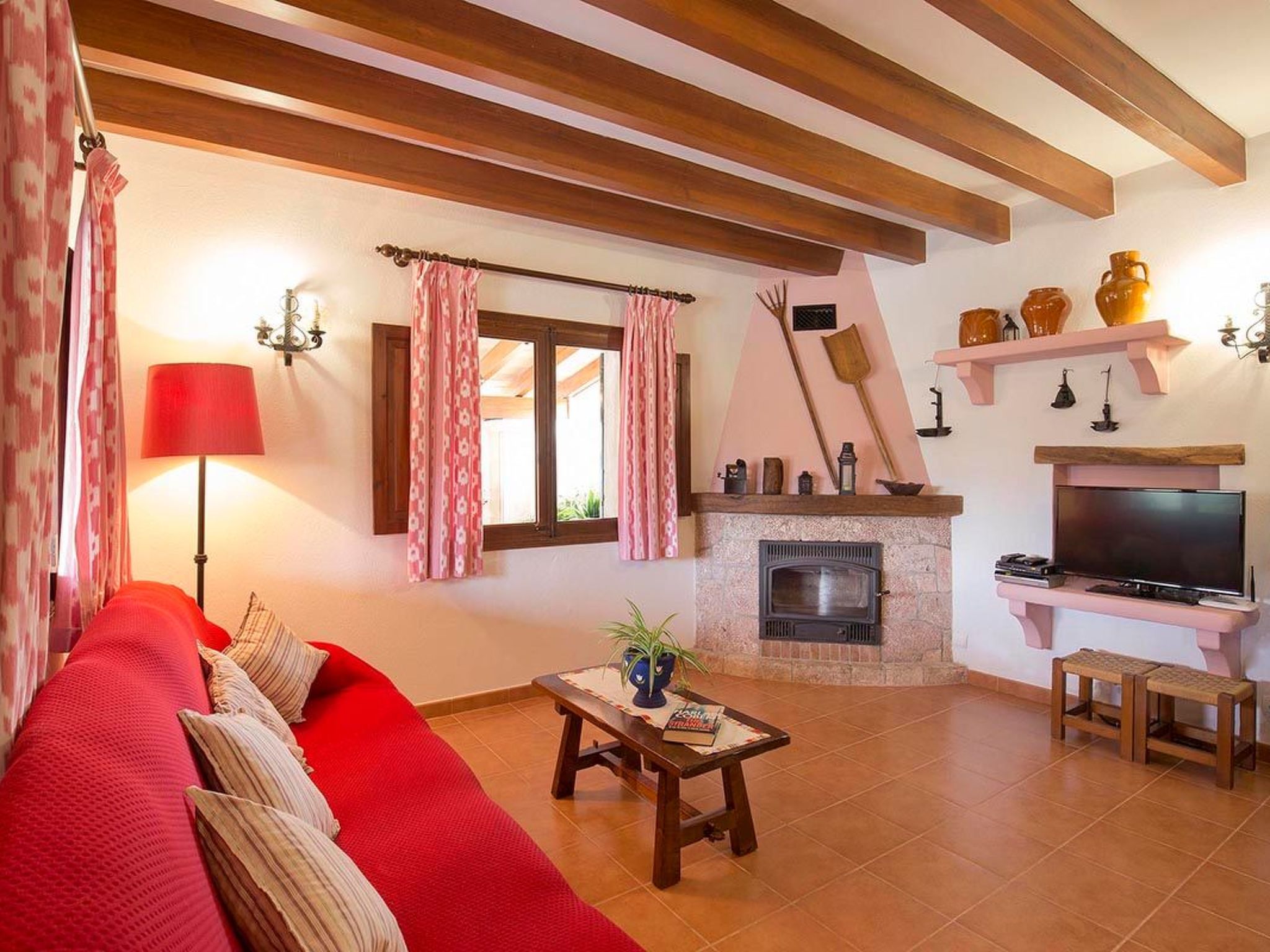 Villa Assumpció in Pollença mit Pool und Grill-Drinnen