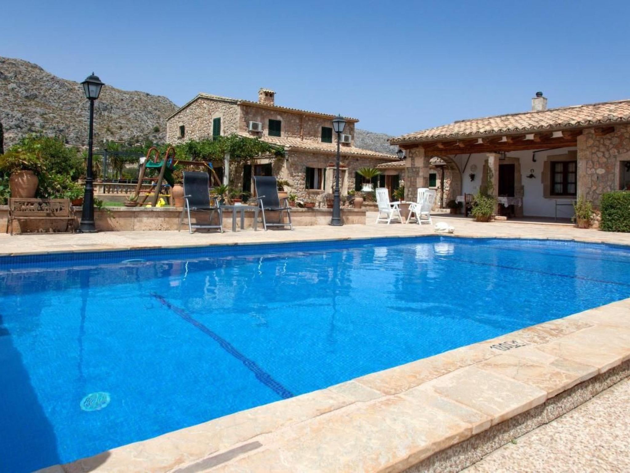 Schöne Villa ganz in der Nähe von Pollença-Drinnen