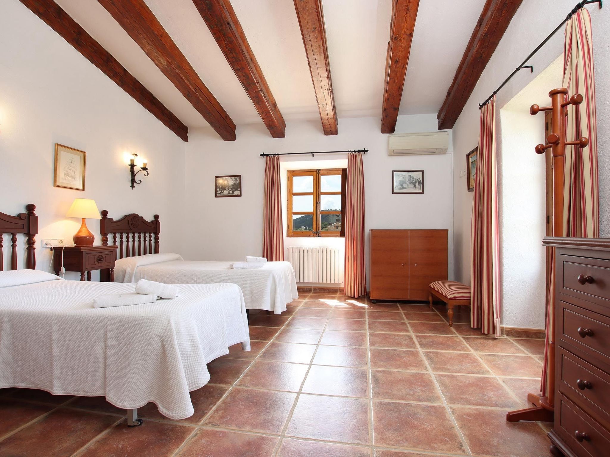 Schöne Villa ganz in der Nähe von Pollença-Drinnen