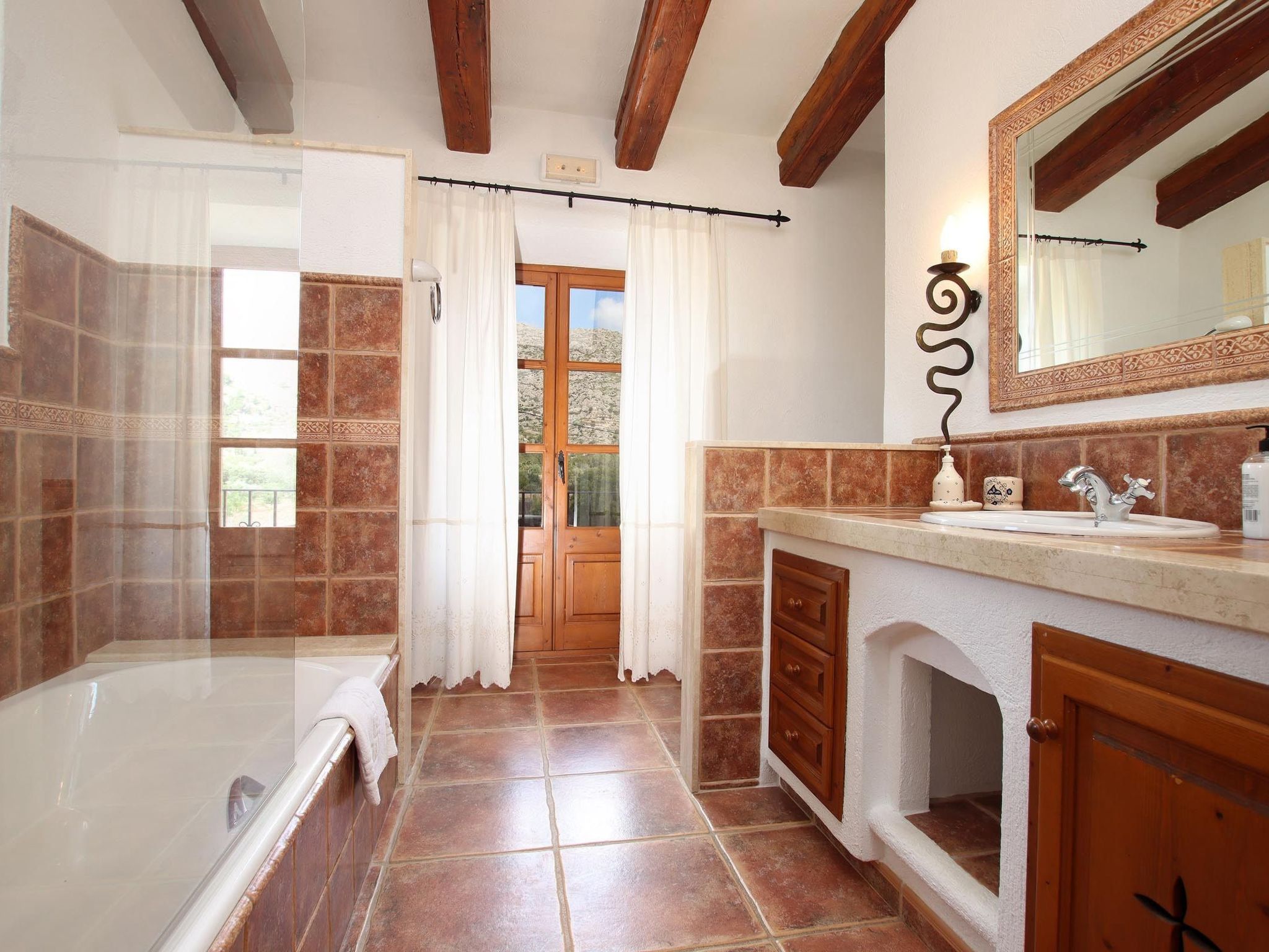 Schöne Villa ganz in der Nähe von Pollença-Drinnen