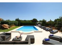 Prachtig gerestaureerde finca met privézwembad en biljart in Pollença - thumbnail 6