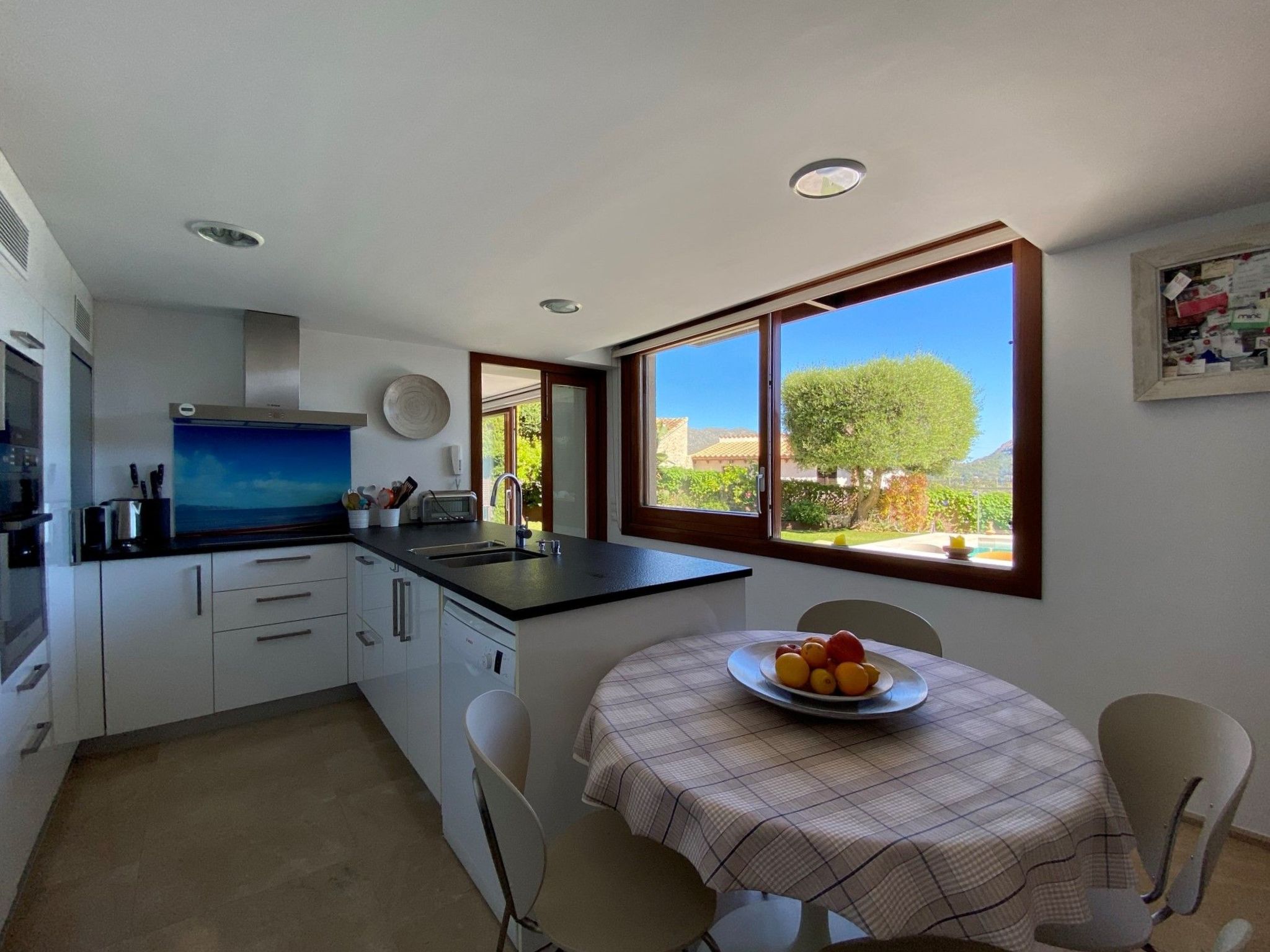 Photo of mit Garten, Grill und Terrasse