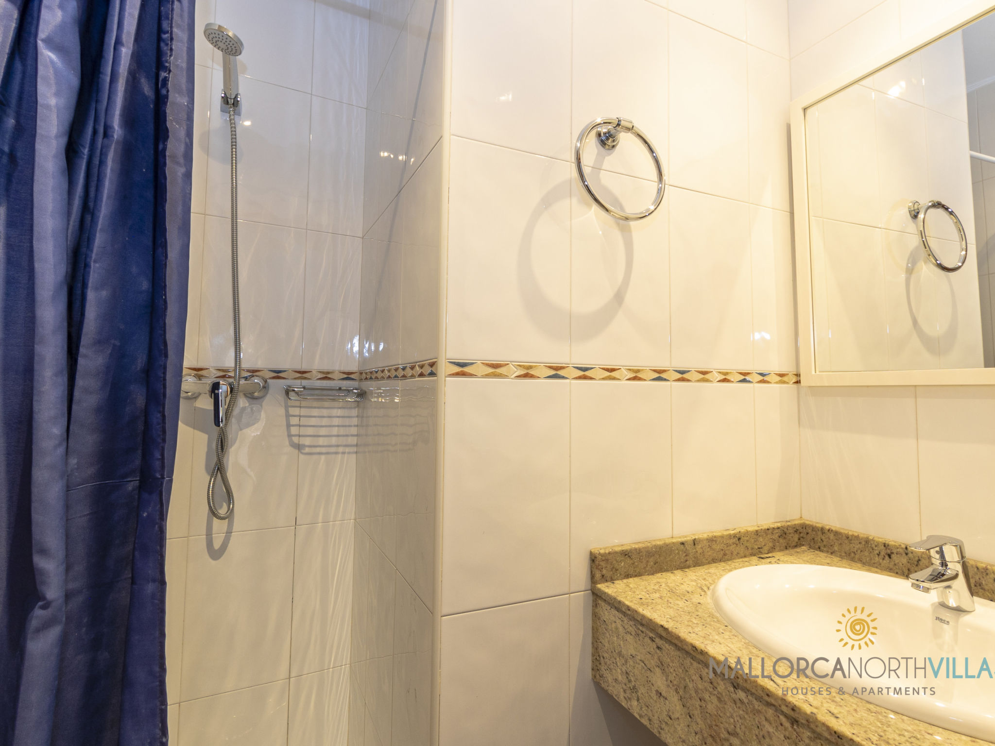 Photo of Apartamento Voramar I: Primera Línea en Pine Walk