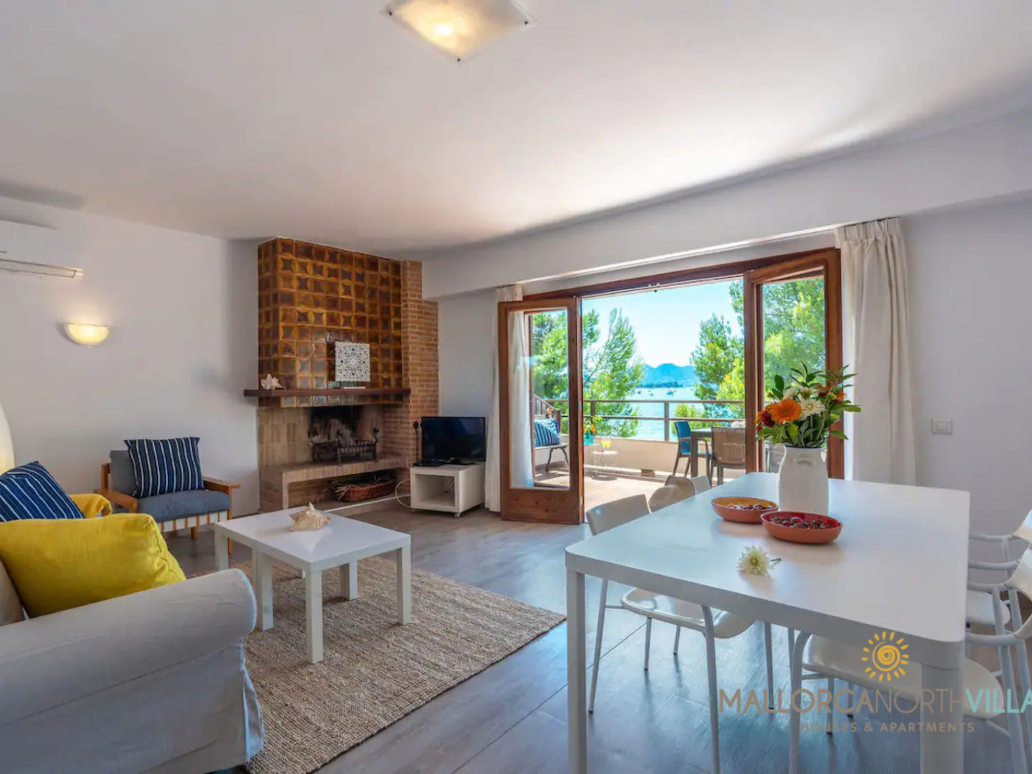 Photo of Apartamento Voramar I: Primera Línea en Pine Walk