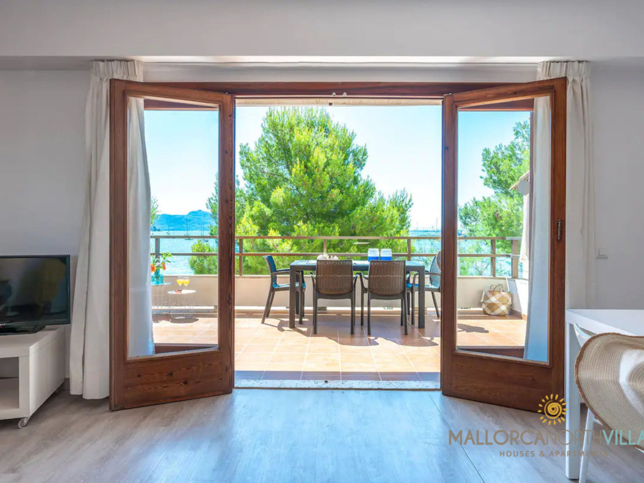 Photo of Apartamento Voramar I: Primera Línea en Pine Walk