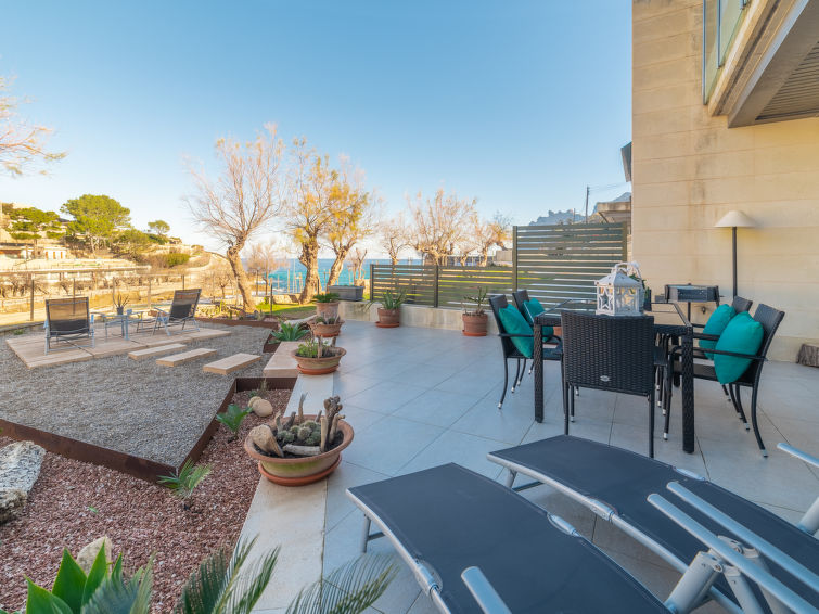 Aan zee: Luxe appartement Penyasegat Sea Views in Cala San Vicente in Cala San Vicente
