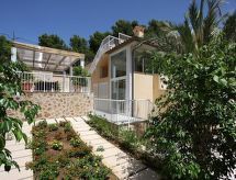 Villa Medina: Jouw privé-oase aan de baai van Cala Sant Vicenç - thumbnail 6
