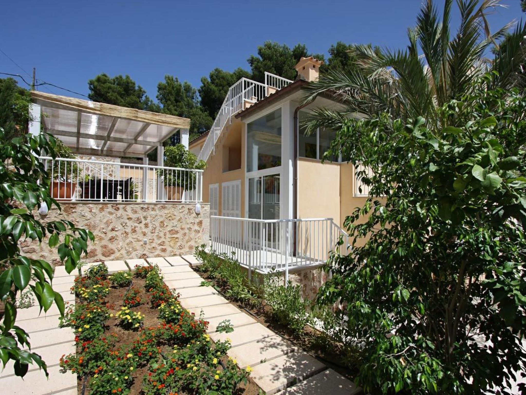 Villa Medina, Cala Sant Vicenç-Dedans