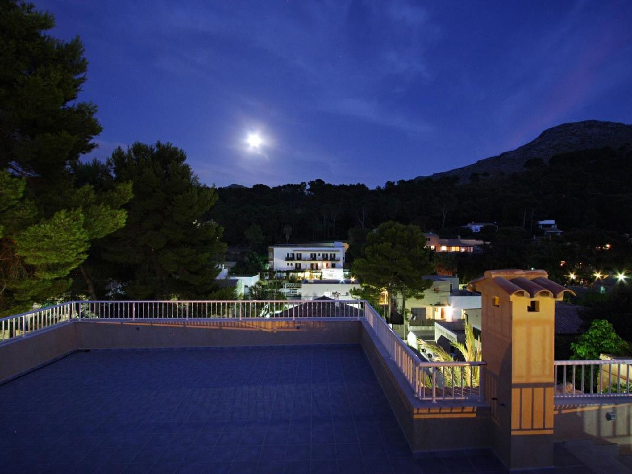 Villa Medina, Cala Sant Vicenç-Dedans