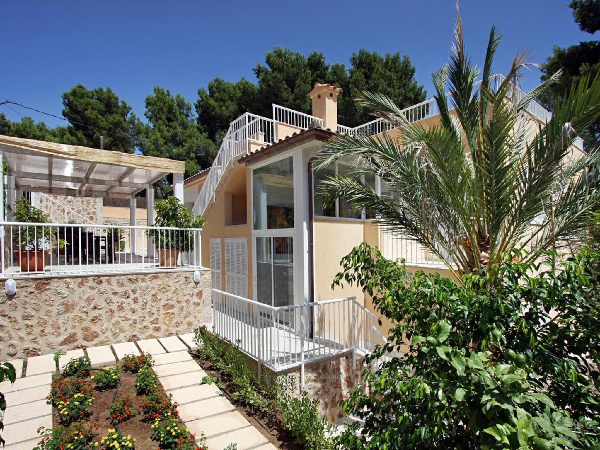Villa Medina, Cala Sant Vicenç-Dedans