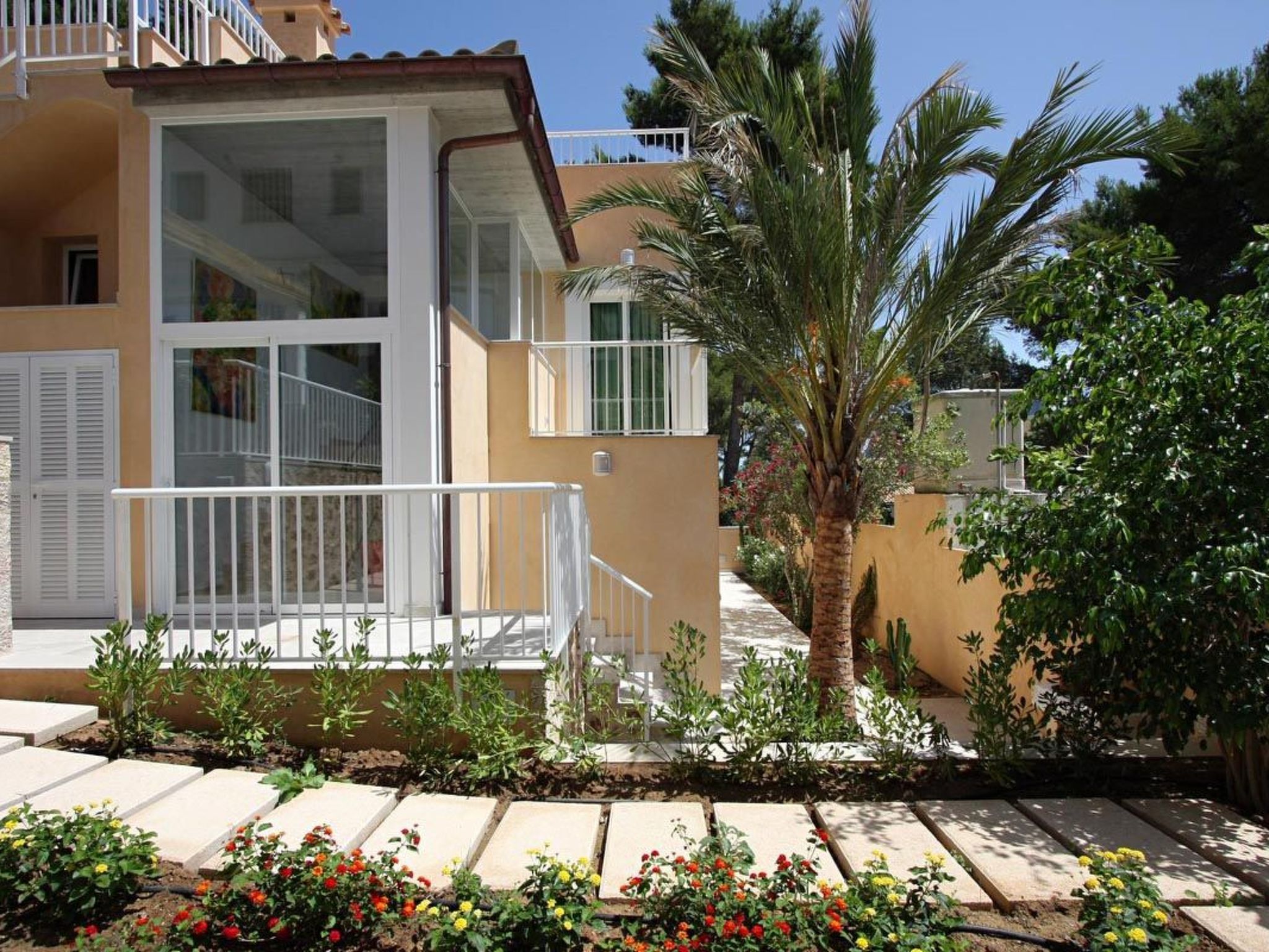 Villa Medina, Cala Sant Vicenç-Dedans