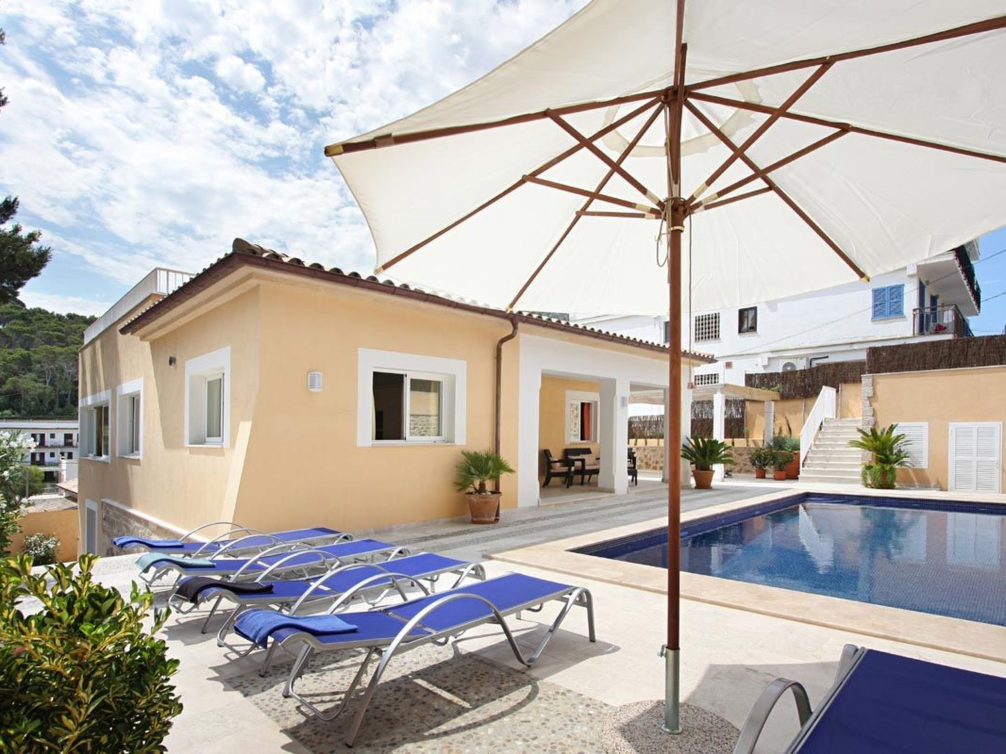 Villa Medina, Cala Sant Vicenç-Dedans