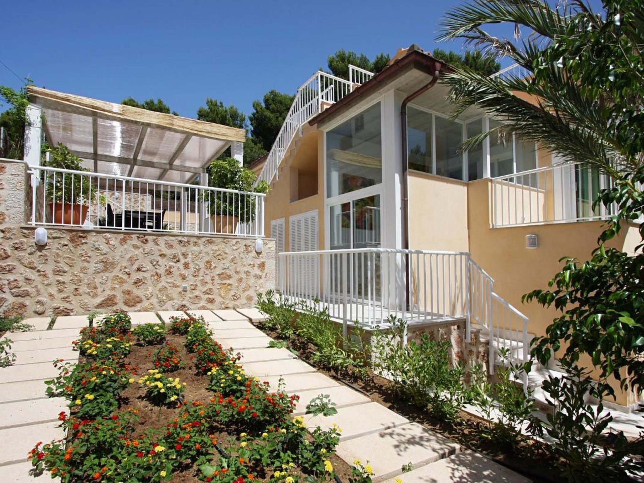 Villa Medina, Cala Sant Vicenç-Dedans
