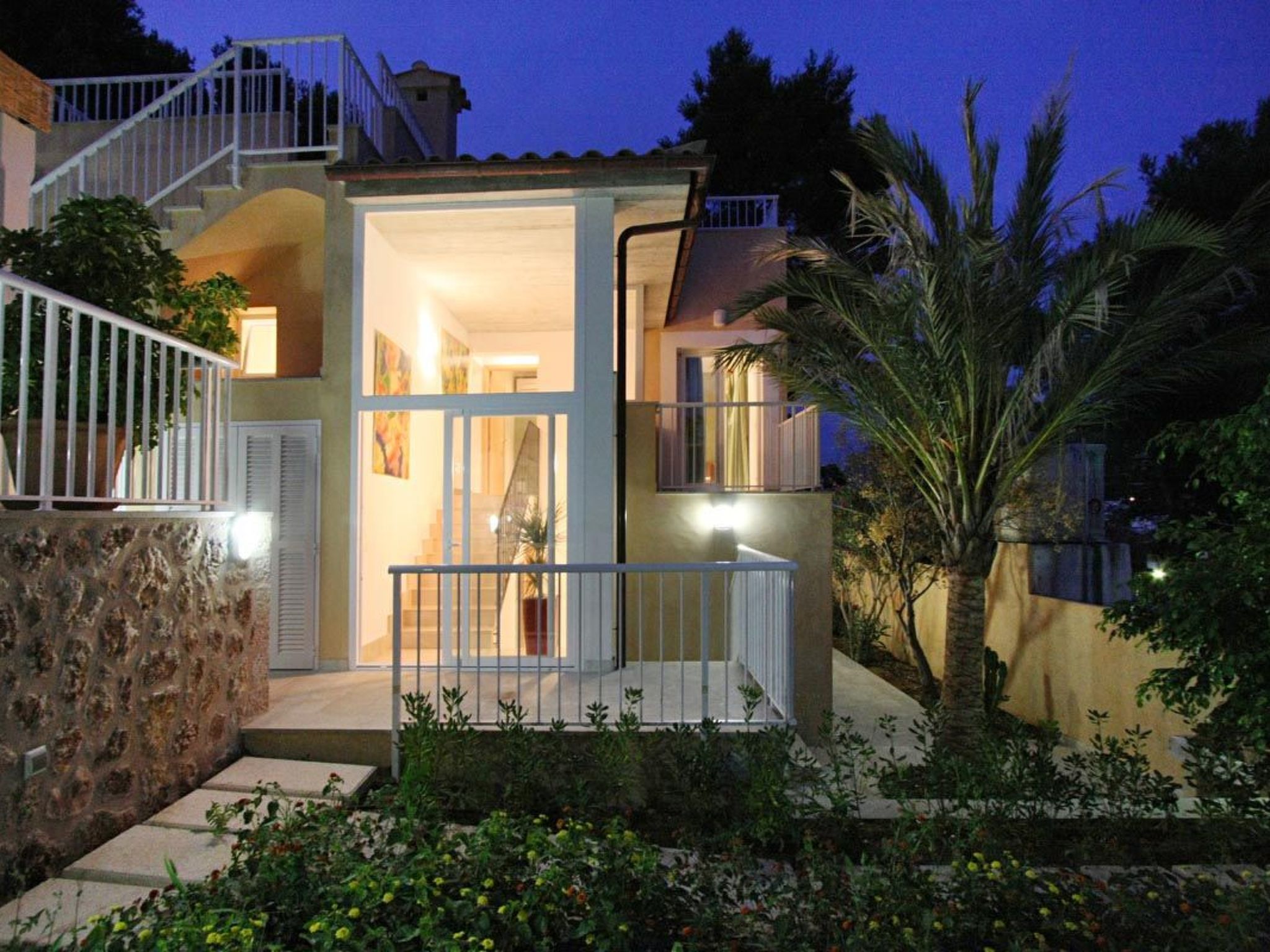 Villa Medina, Cala Sant Vicenç-Dedans