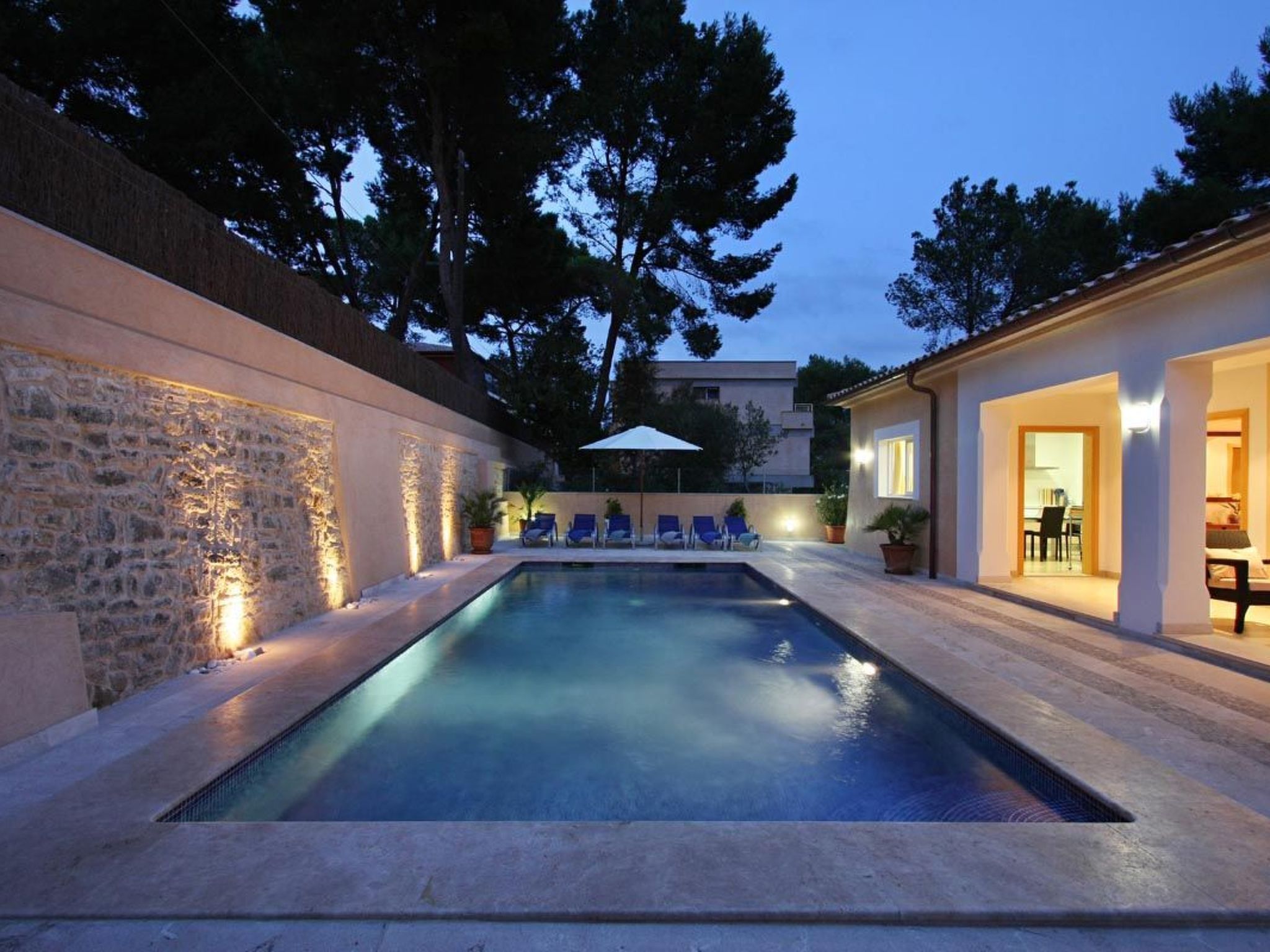 Villa Medina, Cala Sant Vicenç-Dedans