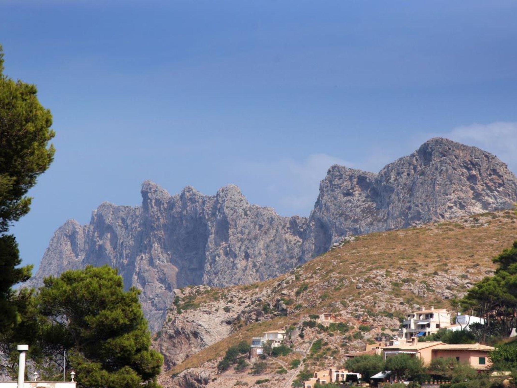 Villa Medina, Cala Sant Vicenç-Dedans