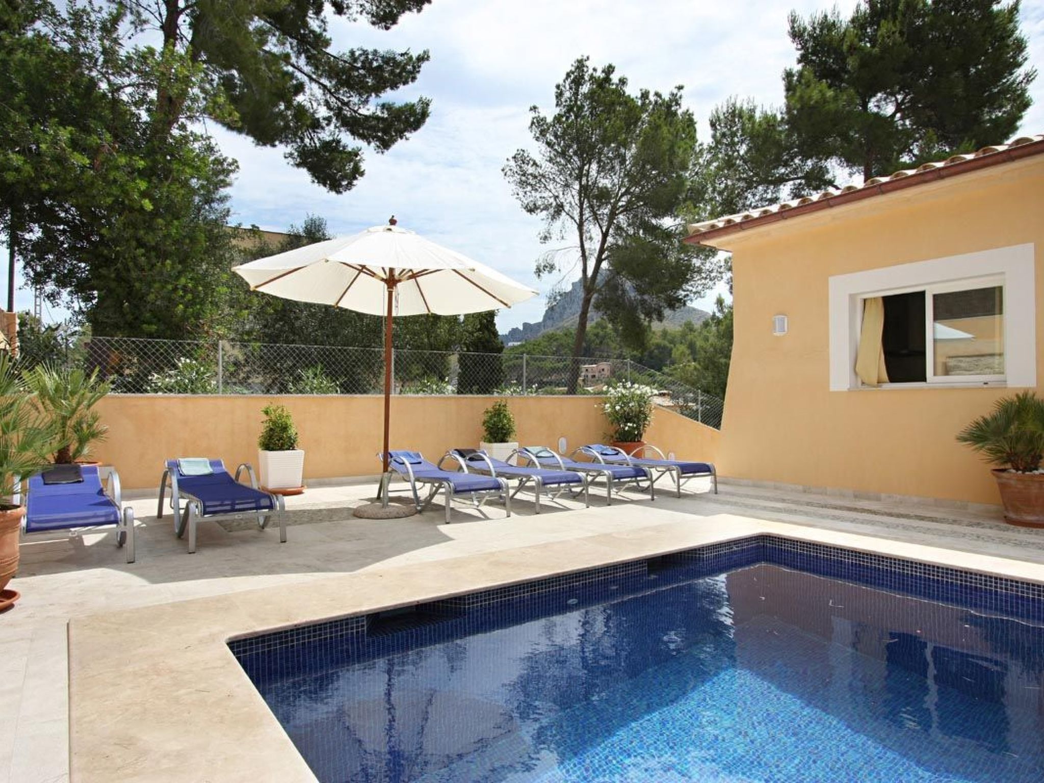 Villa Medina, Cala Sant Vicenç-Dedans