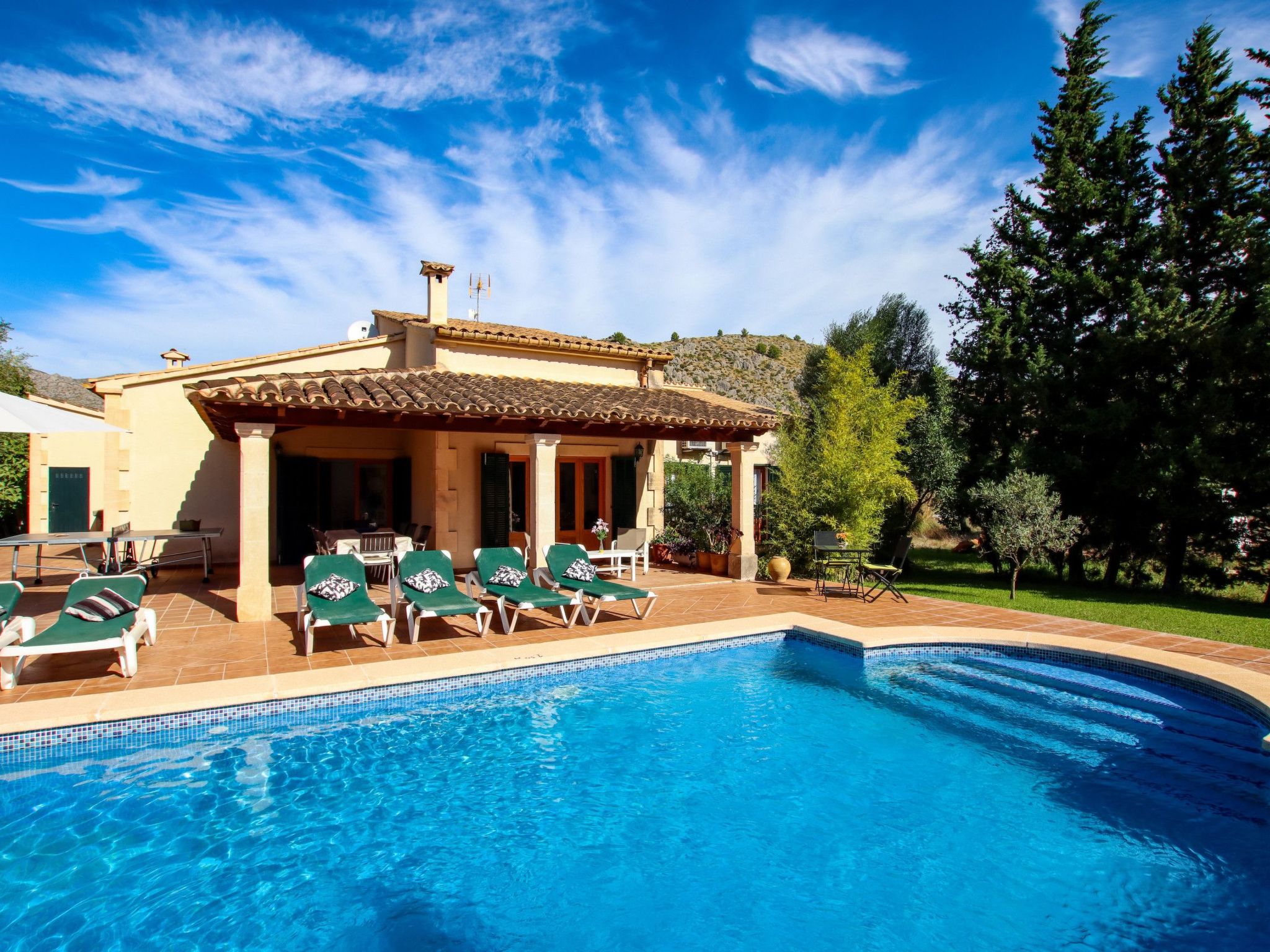 Schöne Villa für 8 Personen in der Nähe von Pollença-Dedans