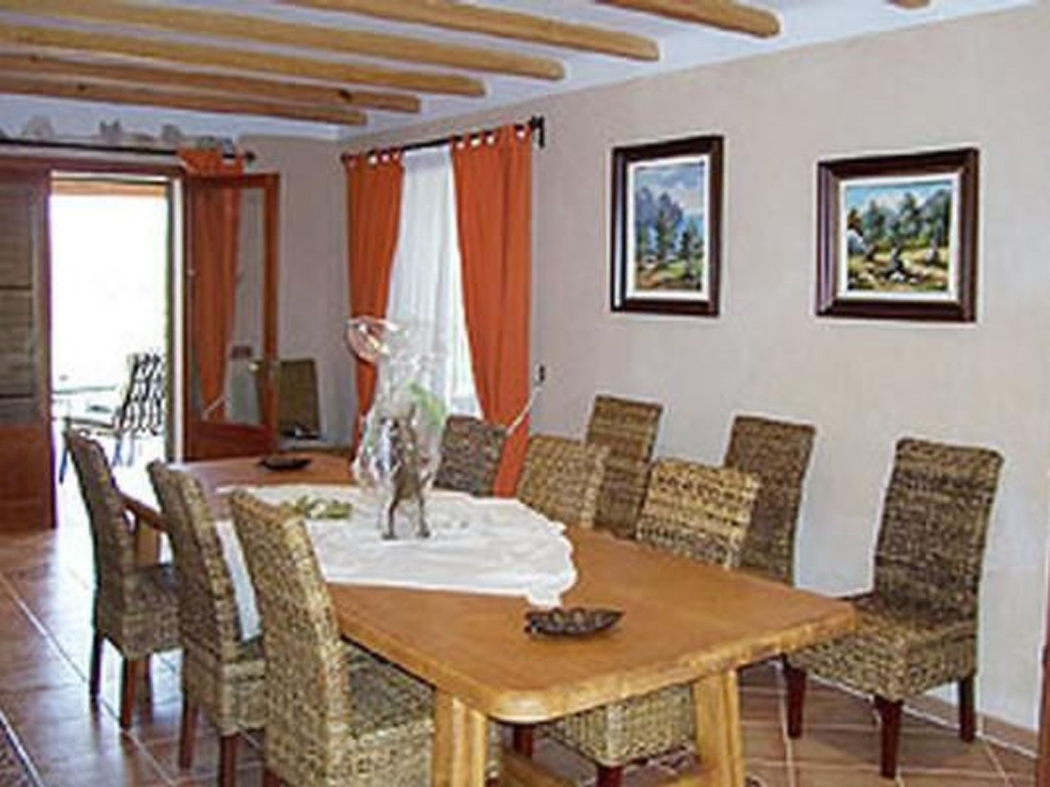 Villa mit Garten, Grill und Terrasse-Inside