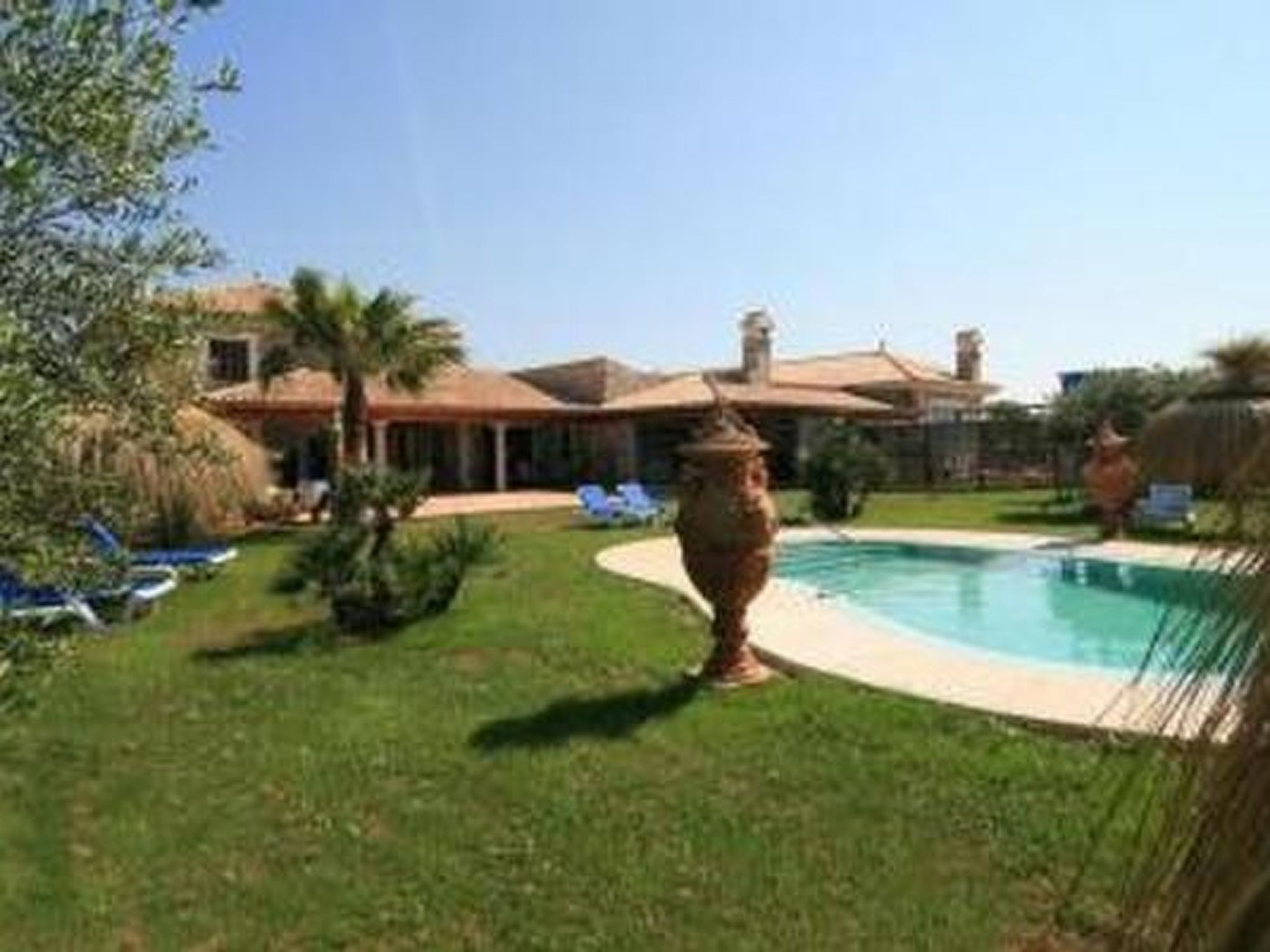 Villa mit Garten, Grill und Terrasse-Image-tags.info