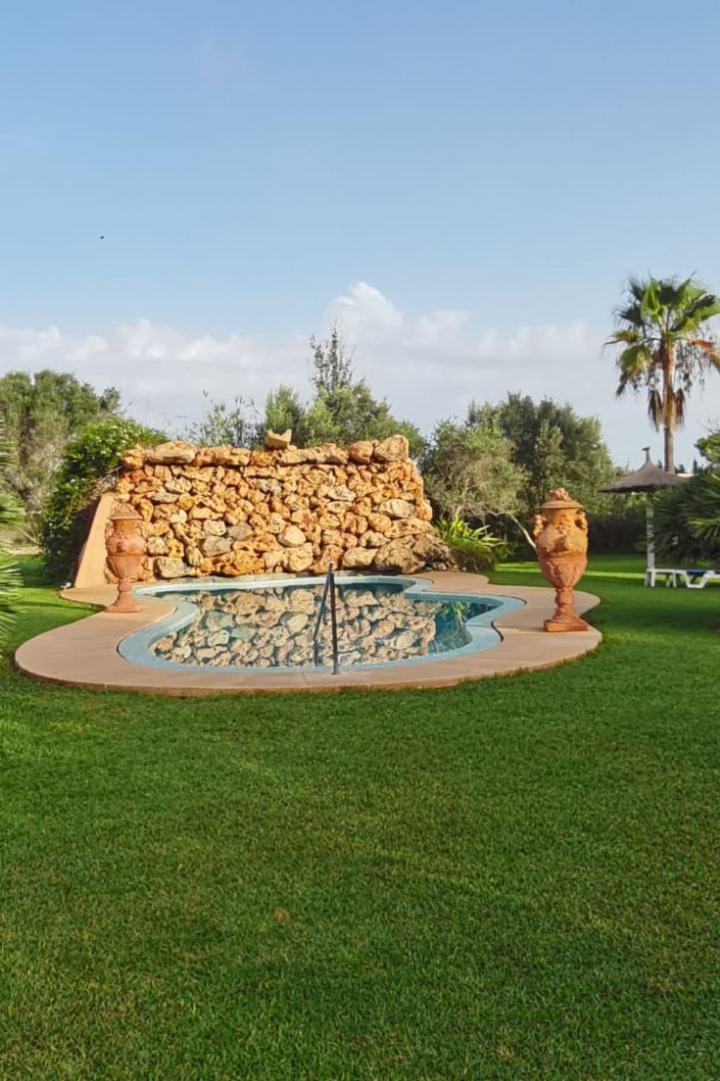 Villa mit Garten, Grill und Terrasse-Outside