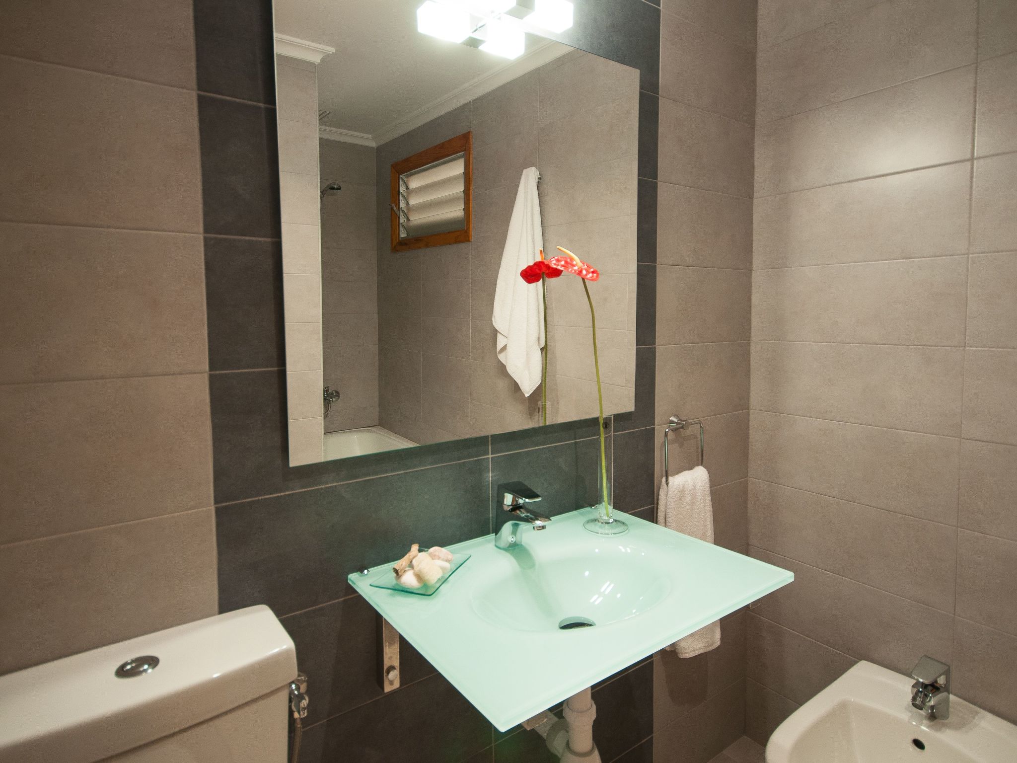 Ob3-Erdgeschoss mit 3 Doppelschlafzimmern in Strandnähe-Binnen