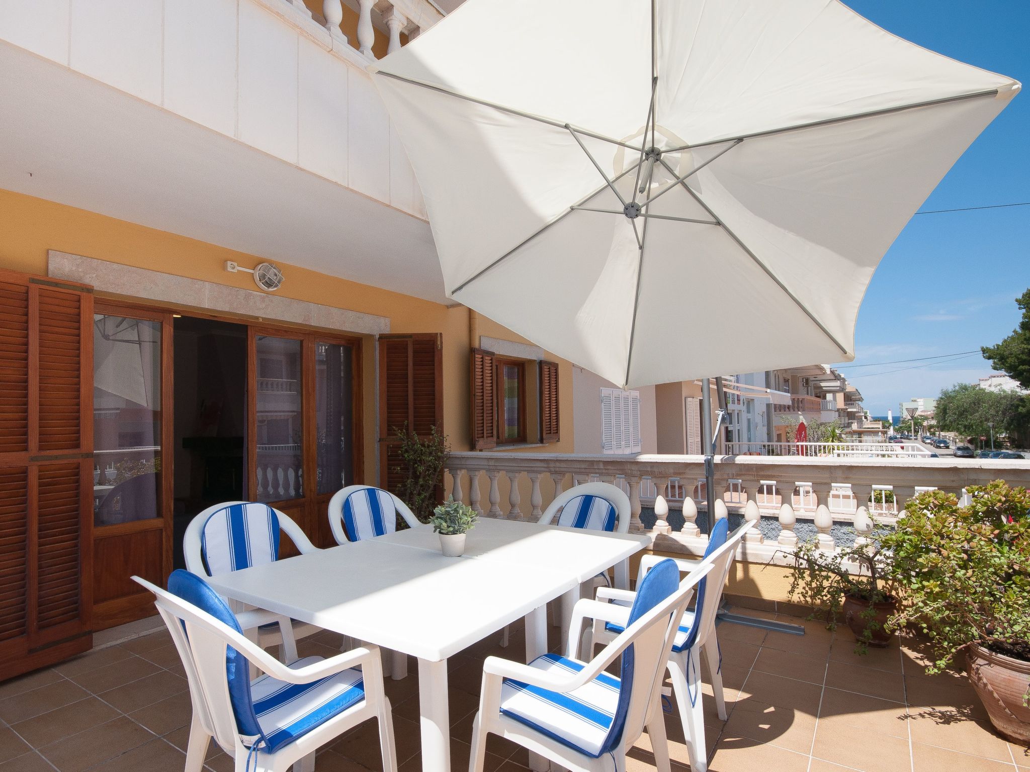 Ob3-Erdgeschoss mit 3 Doppelschlafzimmern in Strandnähe-Binnen