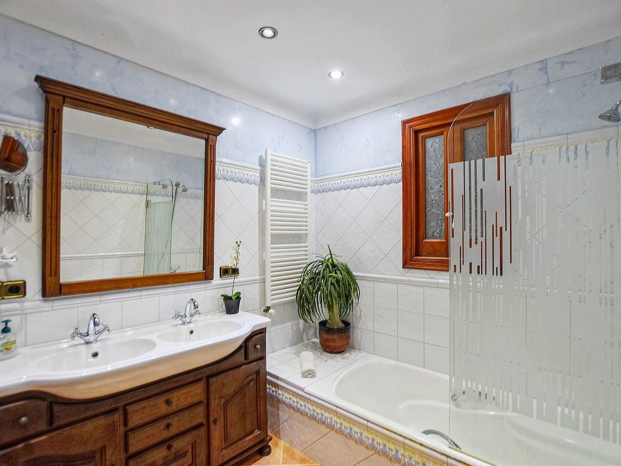 Elegantes Cottage mit großer Kapazität - Image-tags.info