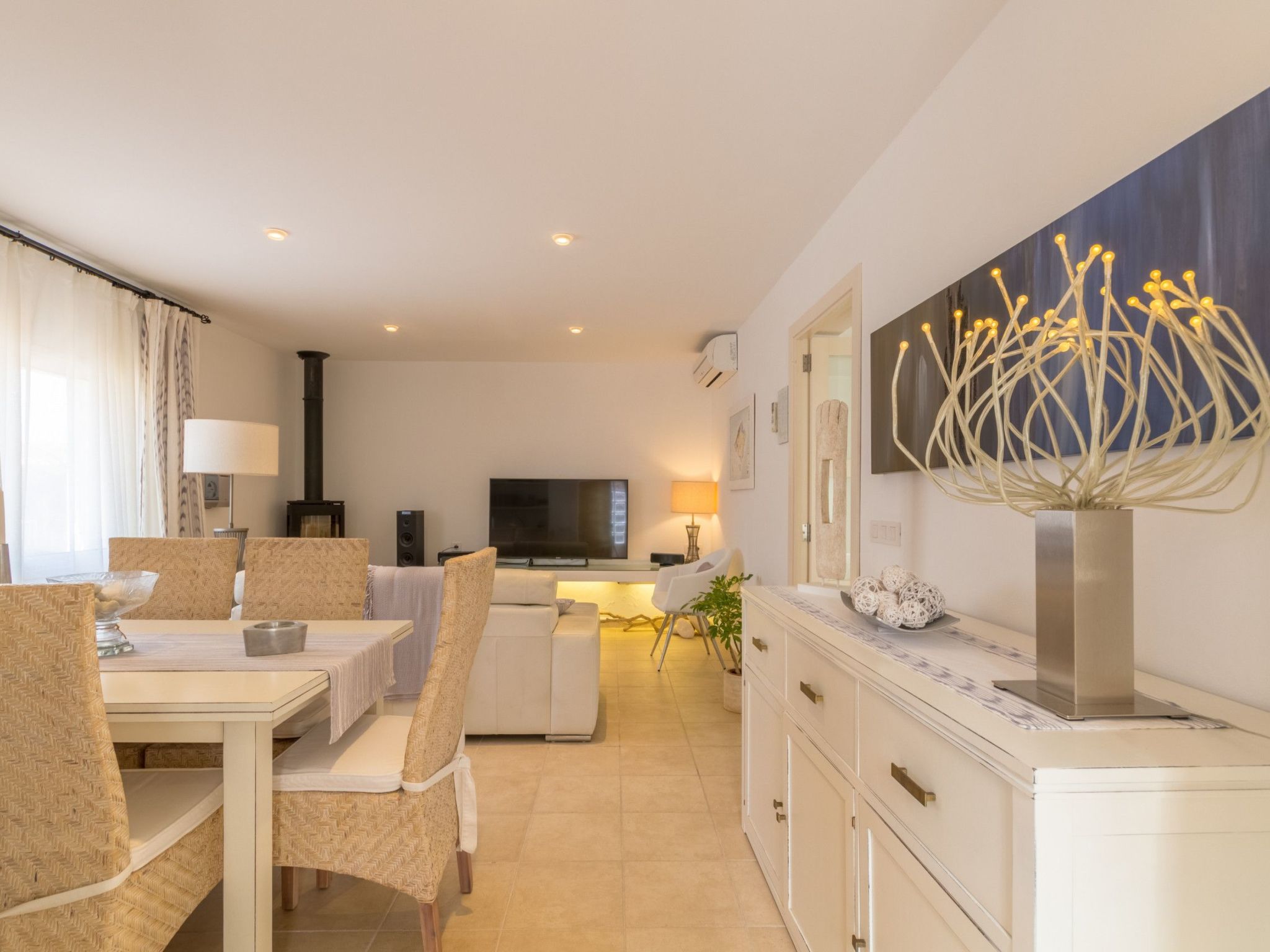 Charmantes Ferienhaus mit großer Terrasse-Binnen