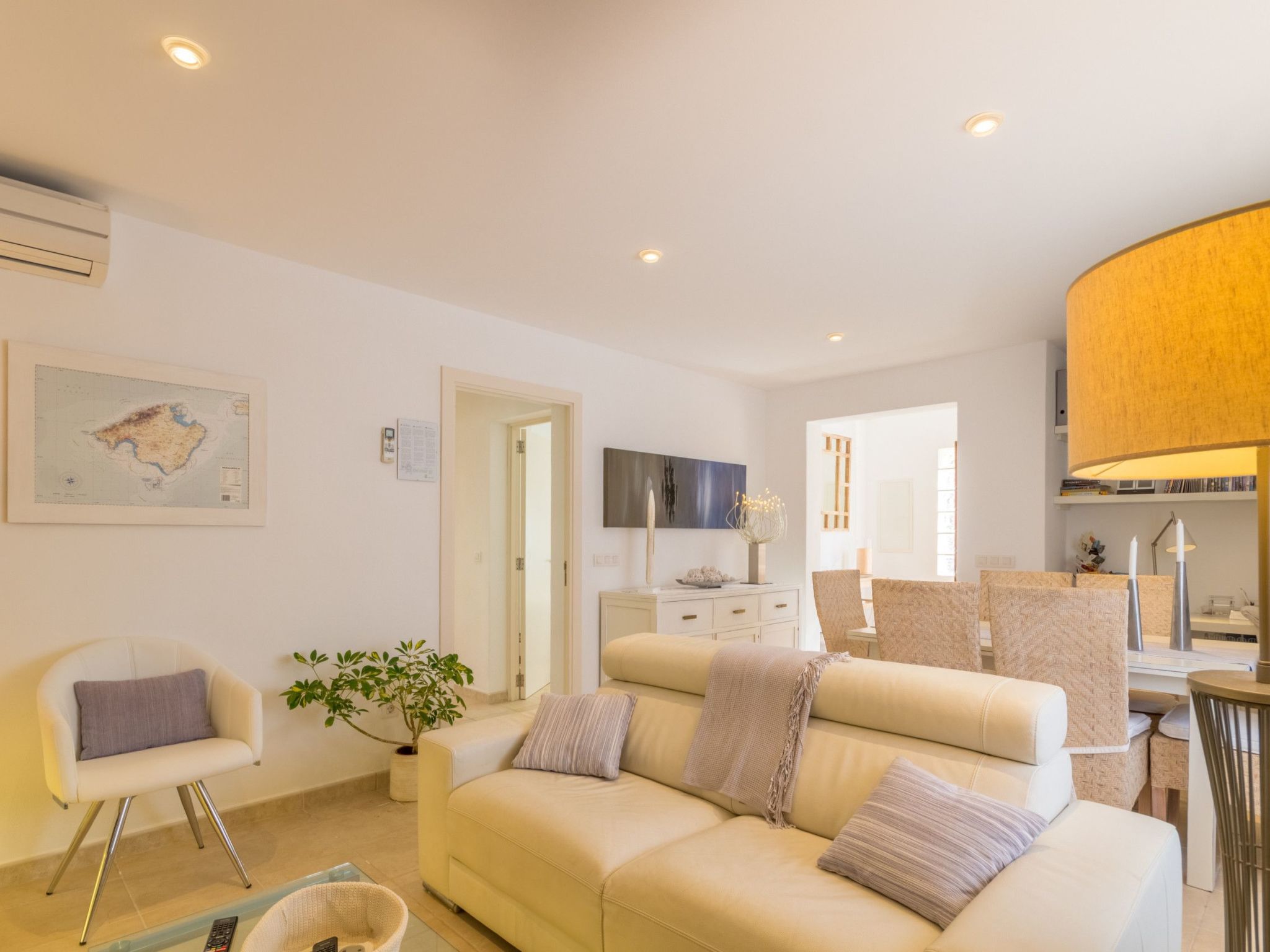 Charmantes Ferienhaus mit großer Terrasse-Binnen