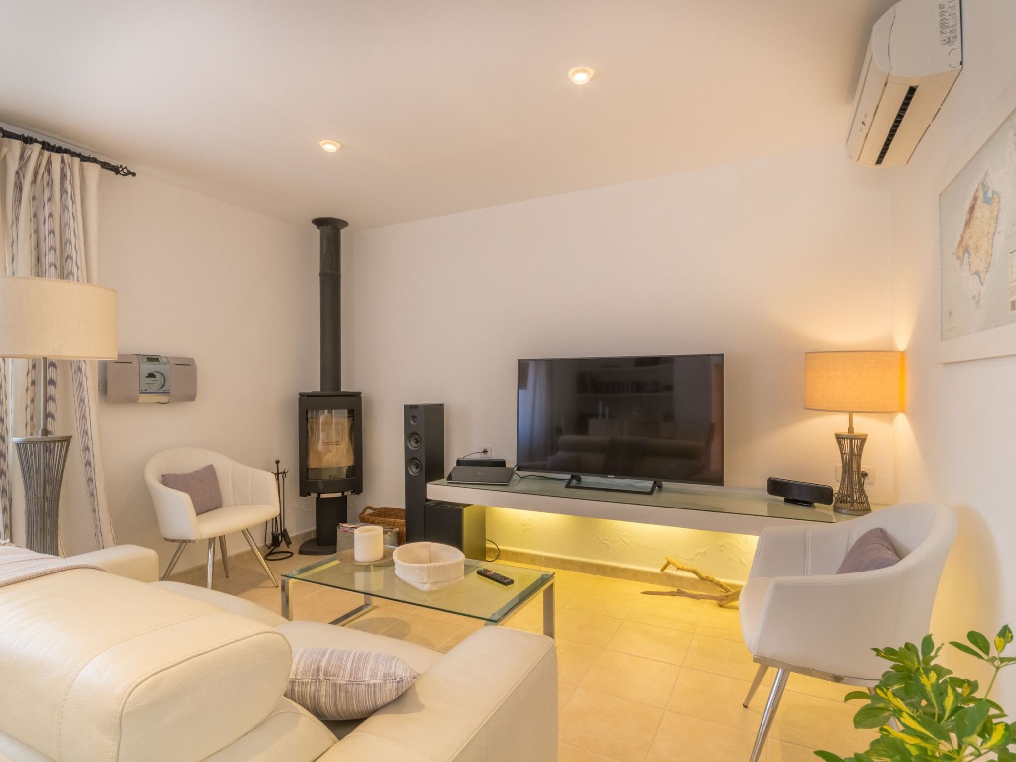 Charmantes Ferienhaus mit großer Terrasse-Binnen