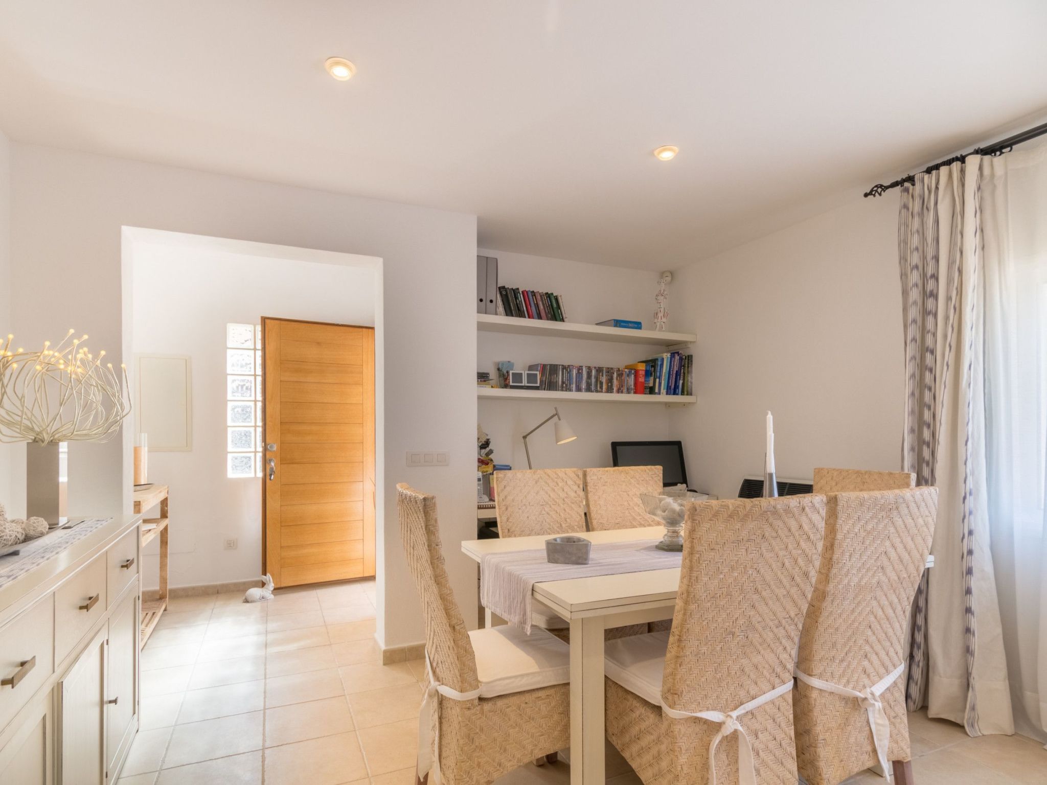 Charmantes Ferienhaus mit großer Terrasse-Binnen