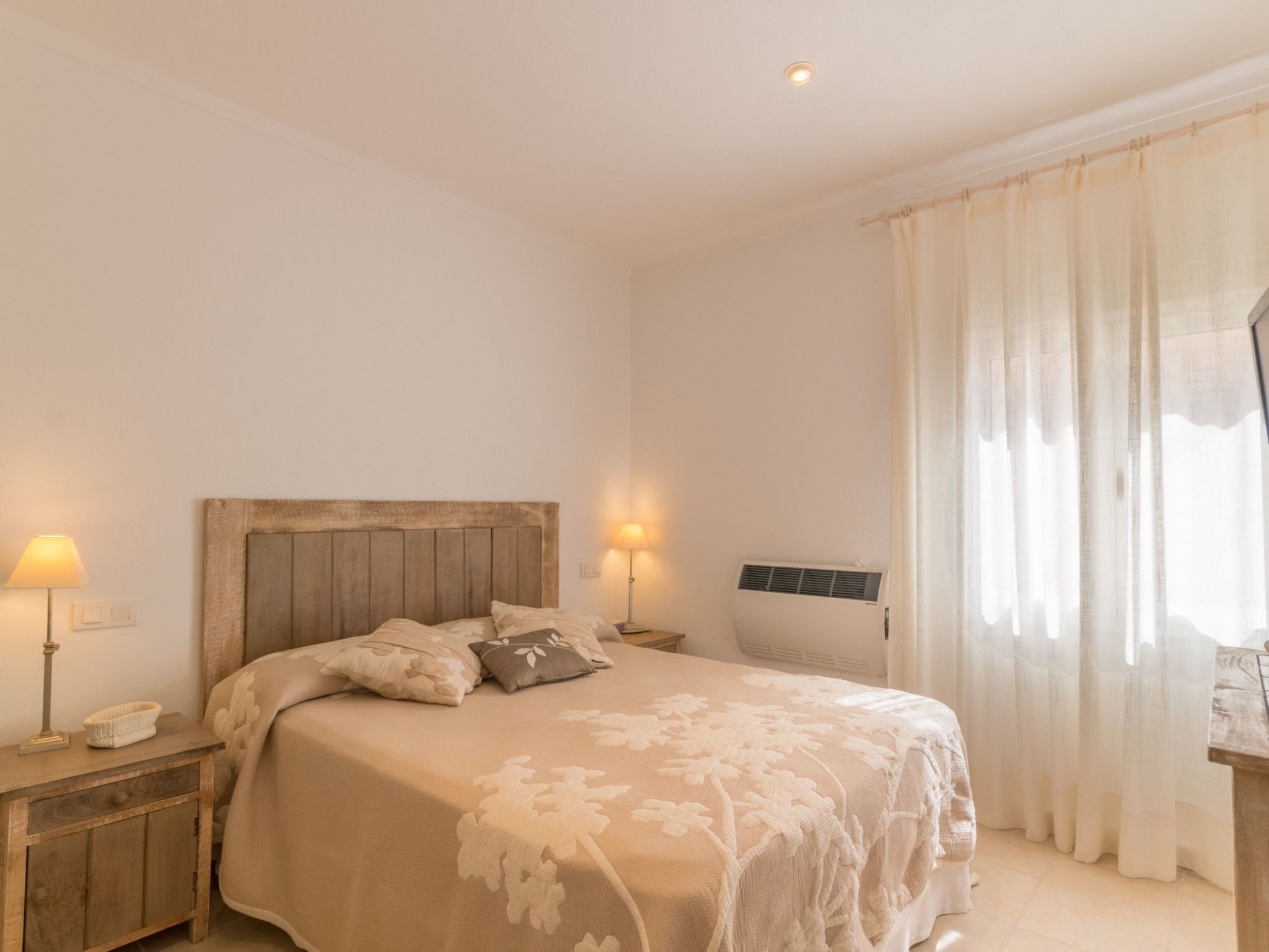 Charmantes Ferienhaus mit großer Terrasse-Binnen