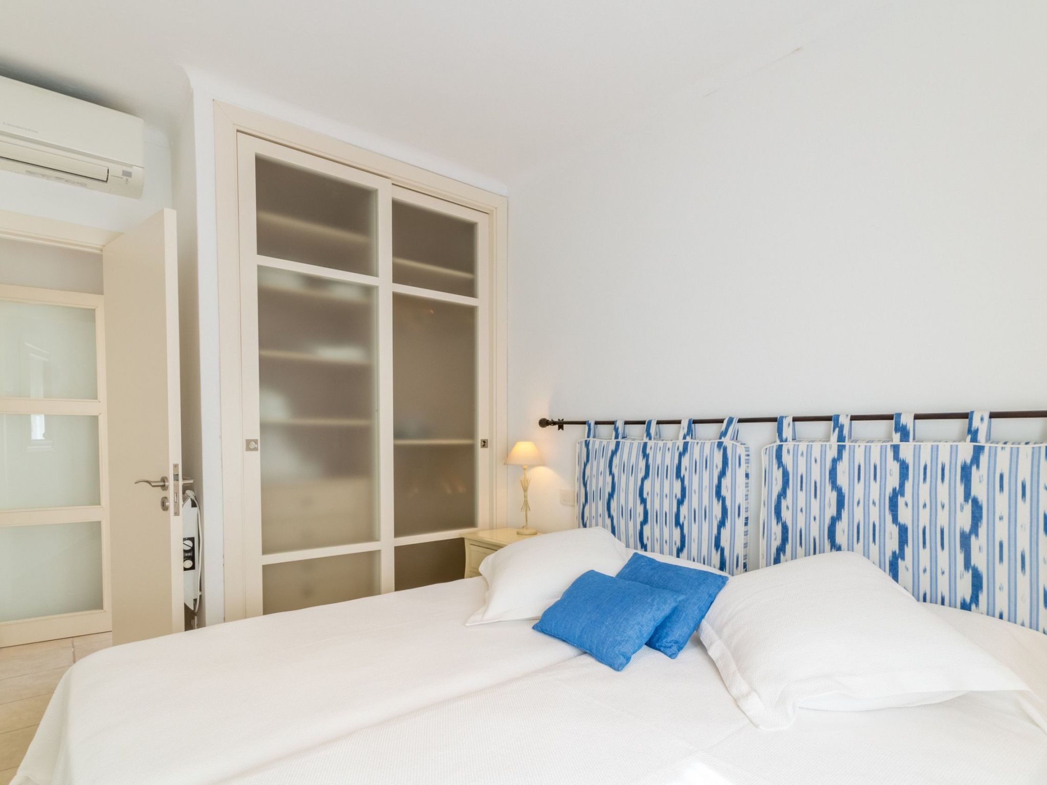 Charmantes Ferienhaus mit großer Terrasse-Binnen