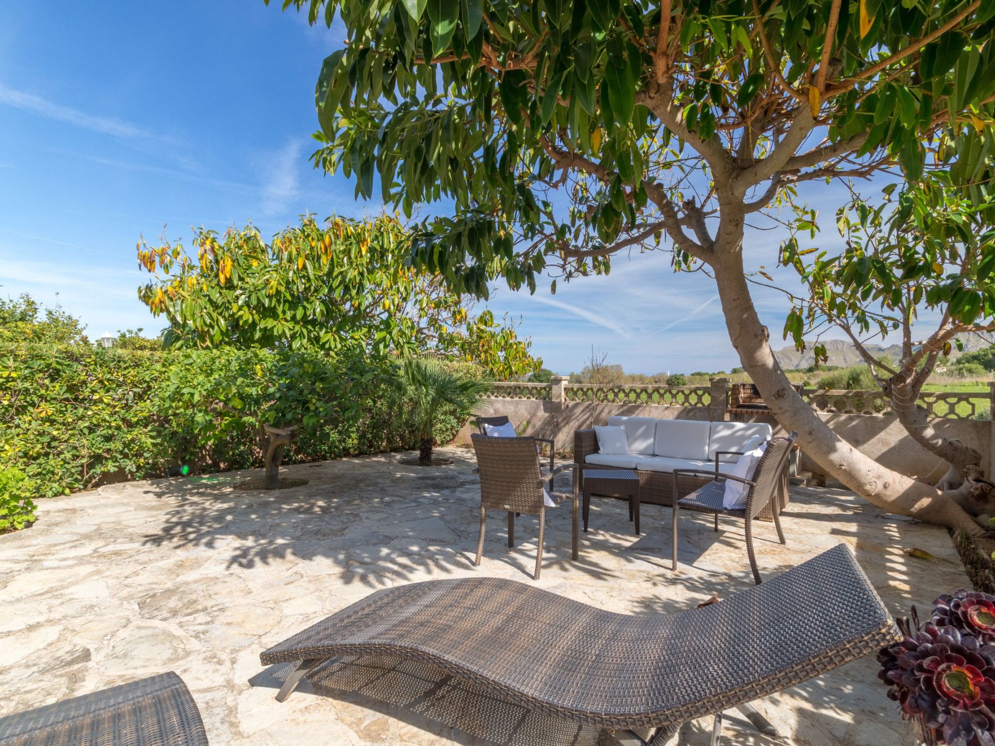 Charmantes Ferienhaus mit großer Terrasse-Binnen