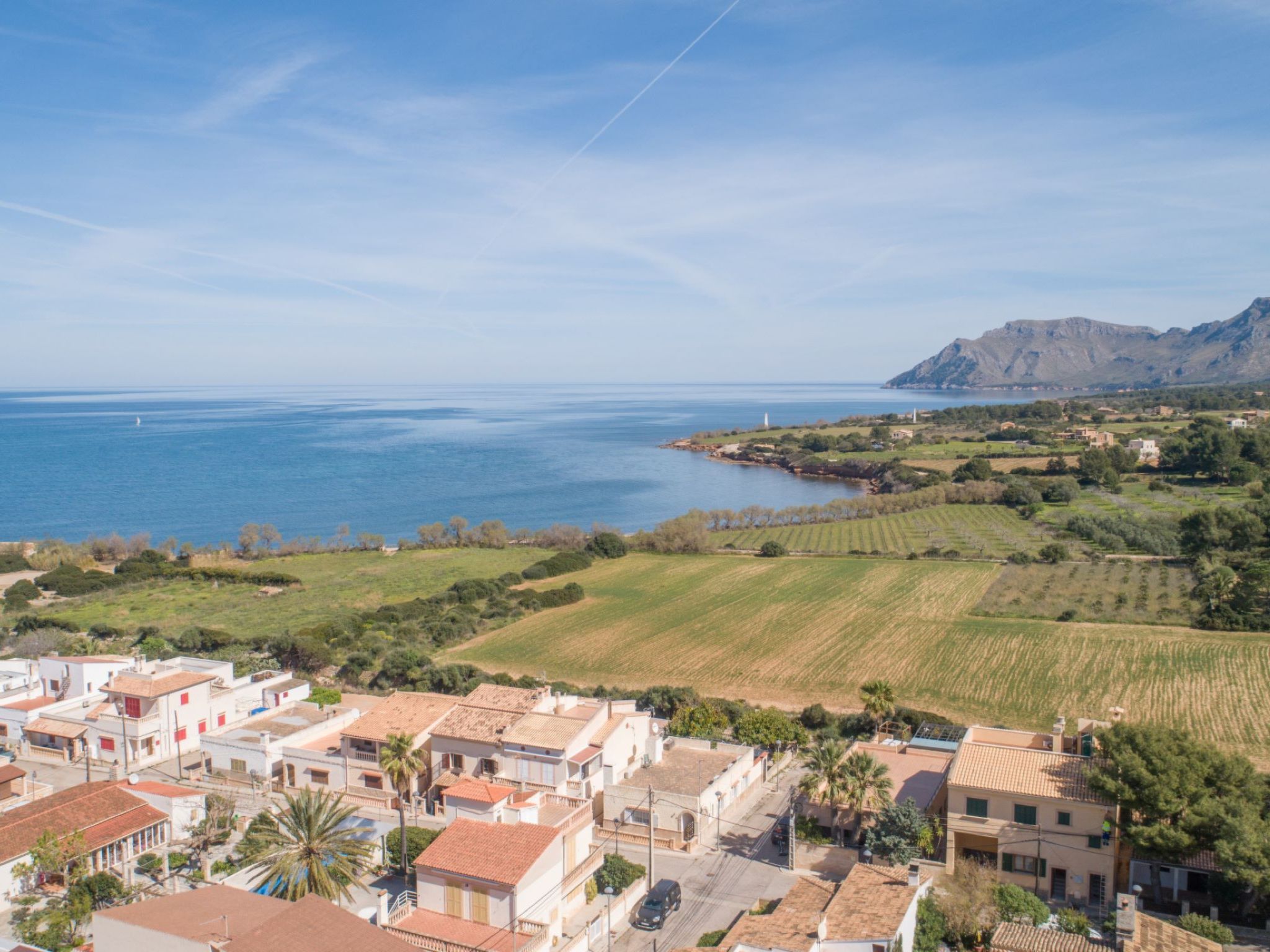 Charmantes Ferienhaus mit großer Terrasse-Binnen