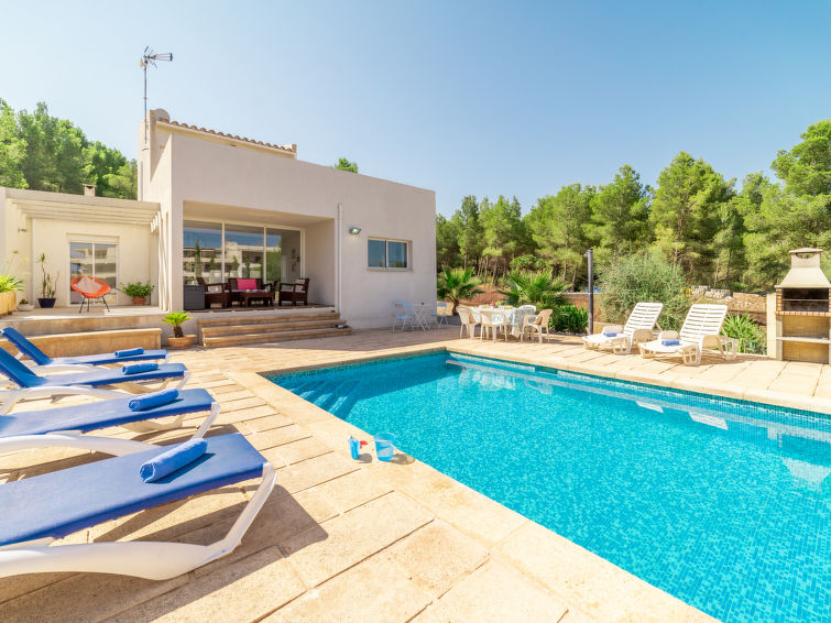 Moderne vrijstaande villa Betlem op 400 meter van de rotskust en zee in Colònia Sant Pere