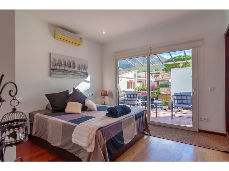 Search and Stay, undefined in undefined. Gallery position 4