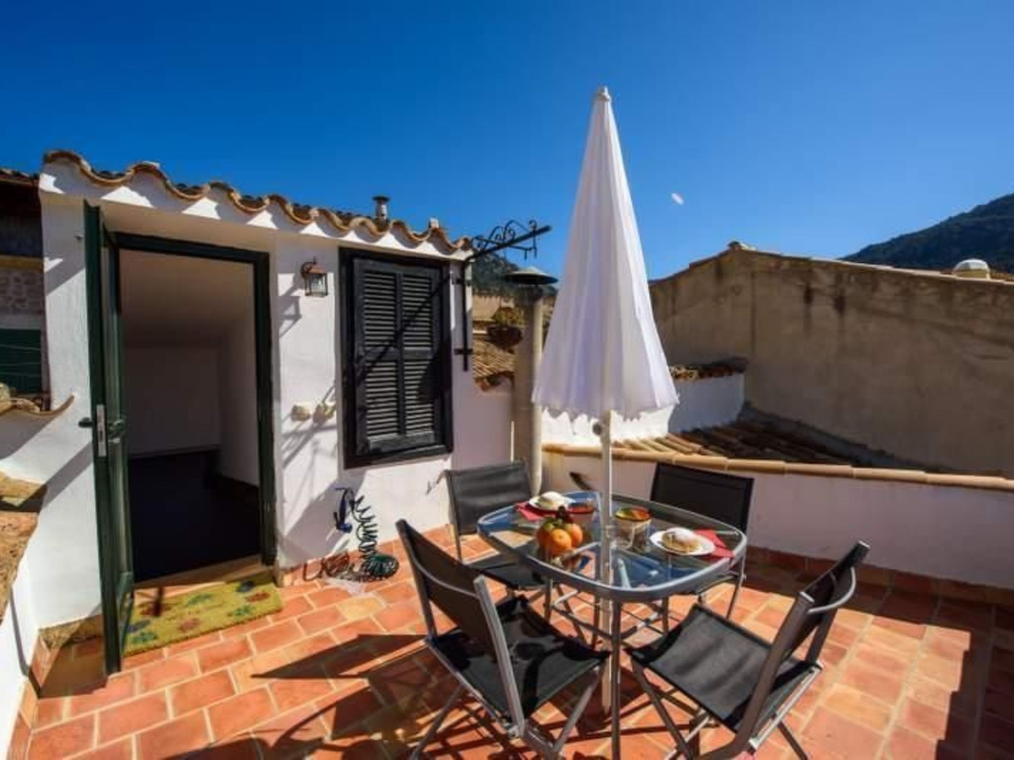 Das Haus von Macarena-Buiten