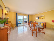 Amores aan Zee: Romantisch Appartement in Sant Elm met Directe Strandtoegang - thumbnail 3