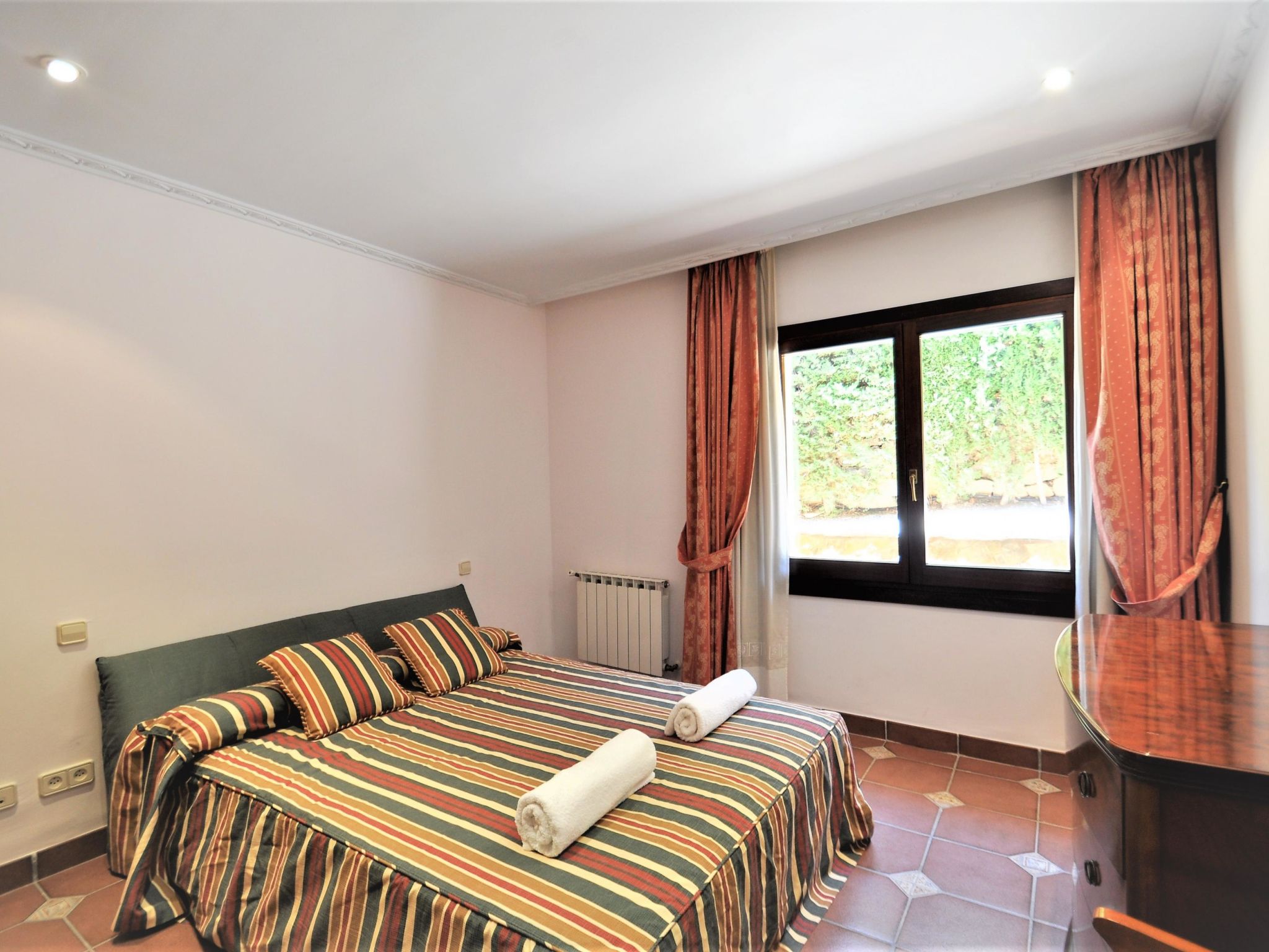 Photo of Villa CA TOTHOM con vistas al mar Camp de Mar para 8 personas (4 habitaciones)