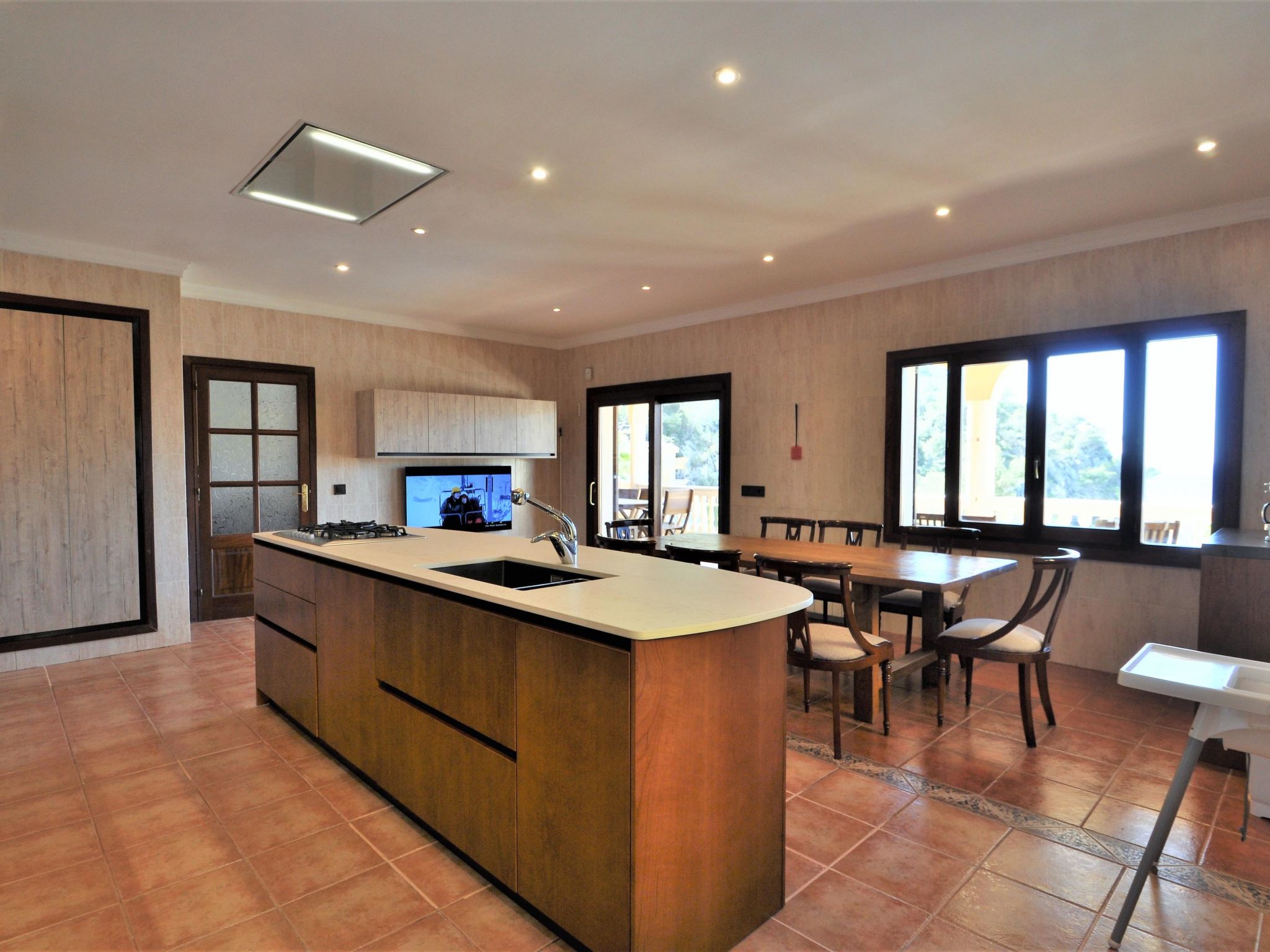 Photo of Villa CA TOTHOM con vistas al mar Camp de Mar para 8 personas (4 habitaciones)