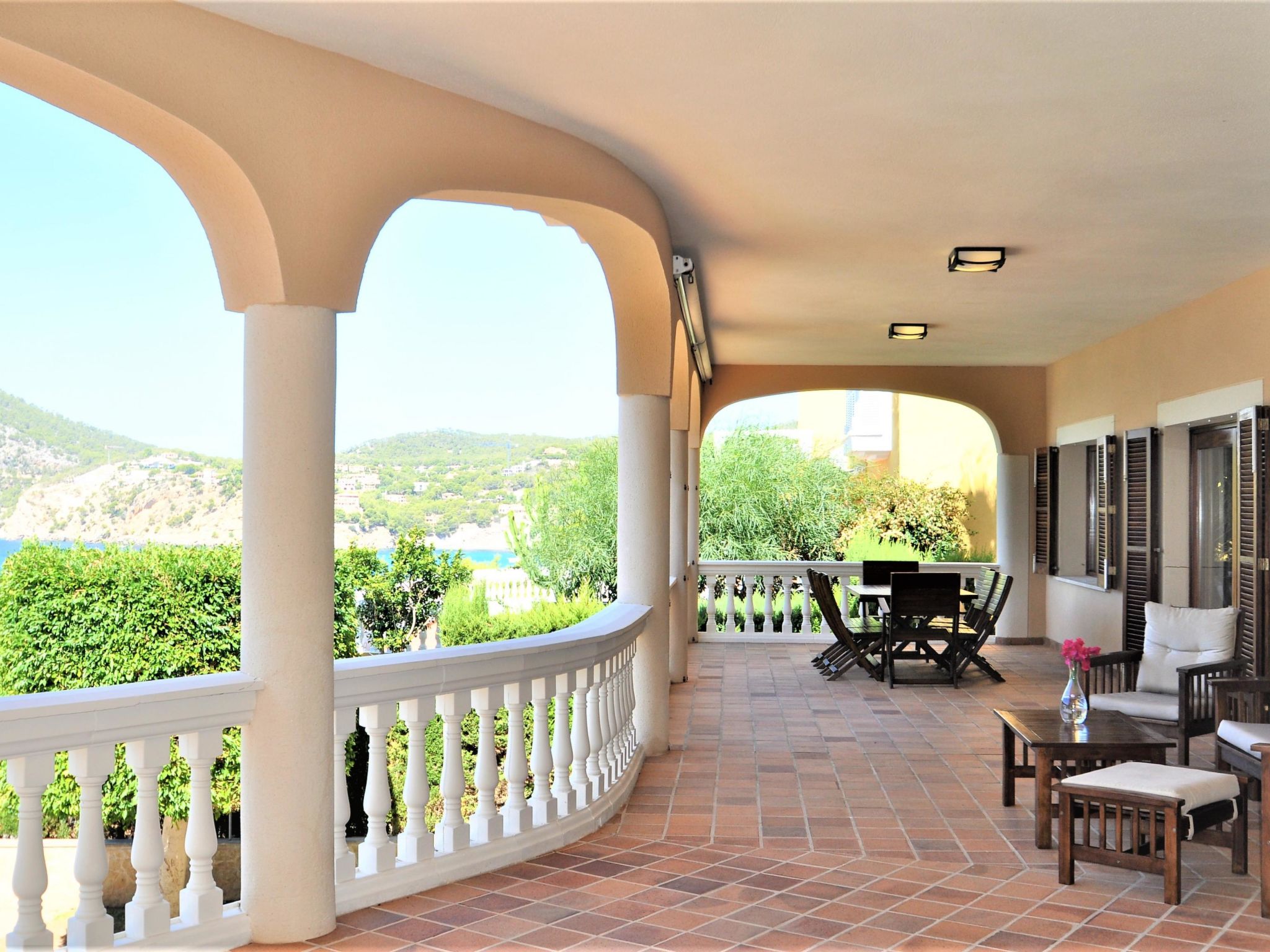 Photo of Villa CA TOTHOM con vistas al mar Camp de Mar para 8 personas (4 habitaciones)