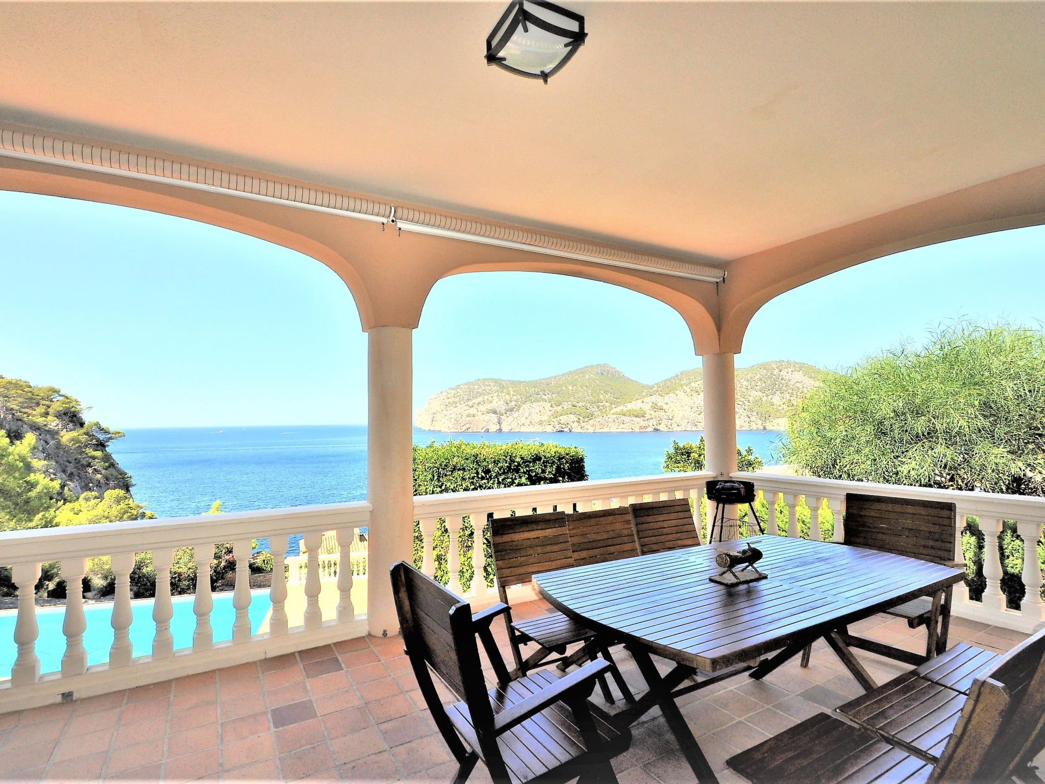 Photo of Villa CA TOTHOM con vistas al mar Camp de Mar para 8 personas (4 habitaciones)