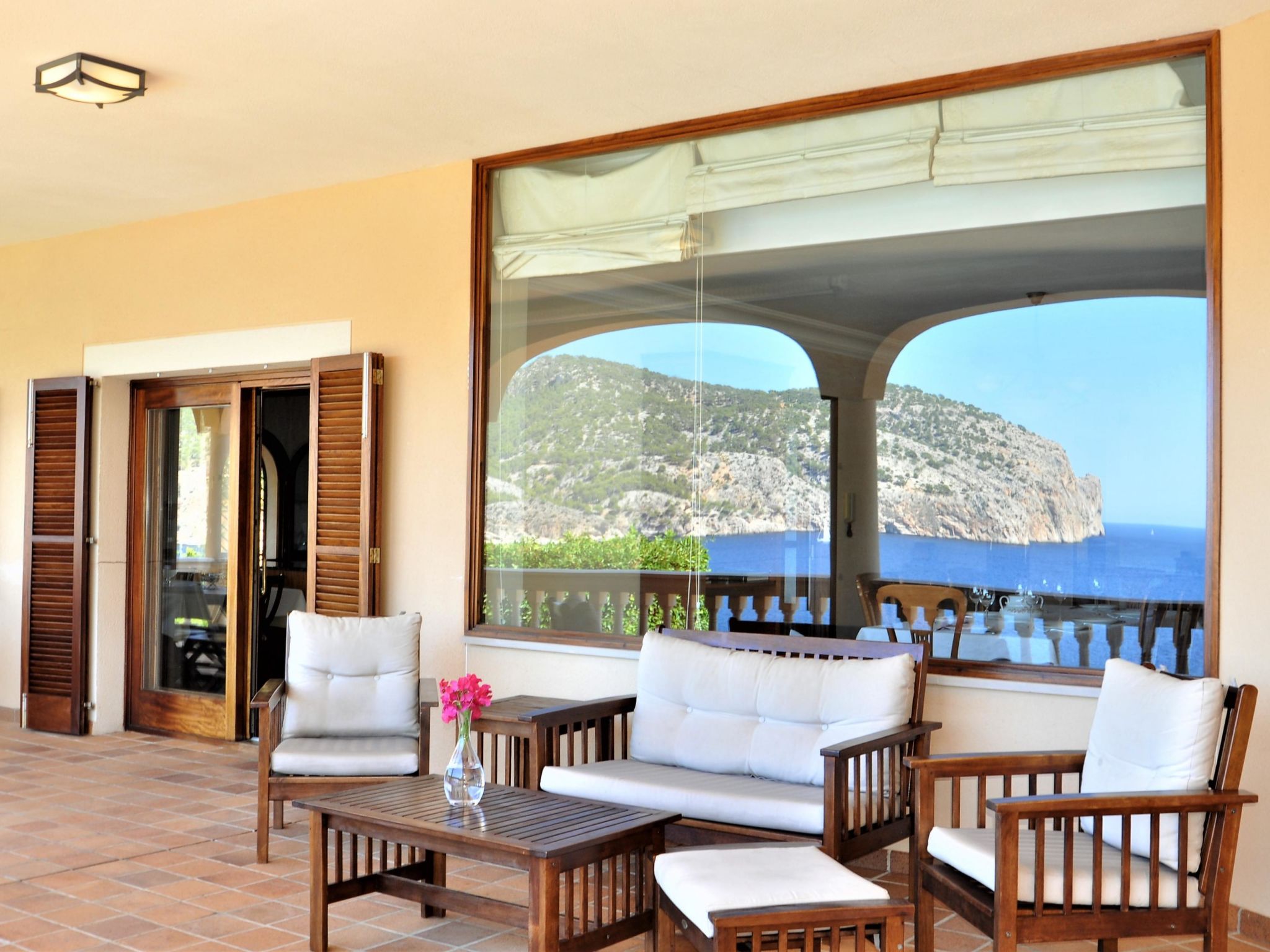Photo of Villa CA TOTHOM con vistas al mar Camp de Mar para 8 personas (4 habitaciones)