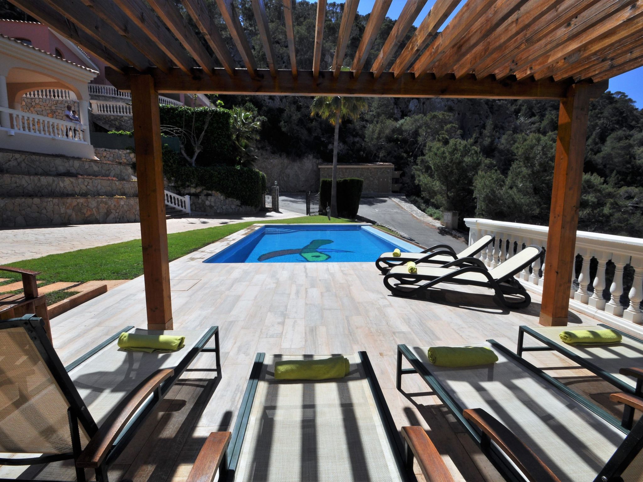 Photo of Villa CA TOTHOM con vistas al mar Camp de Mar para 8 personas (4 habitaciones)