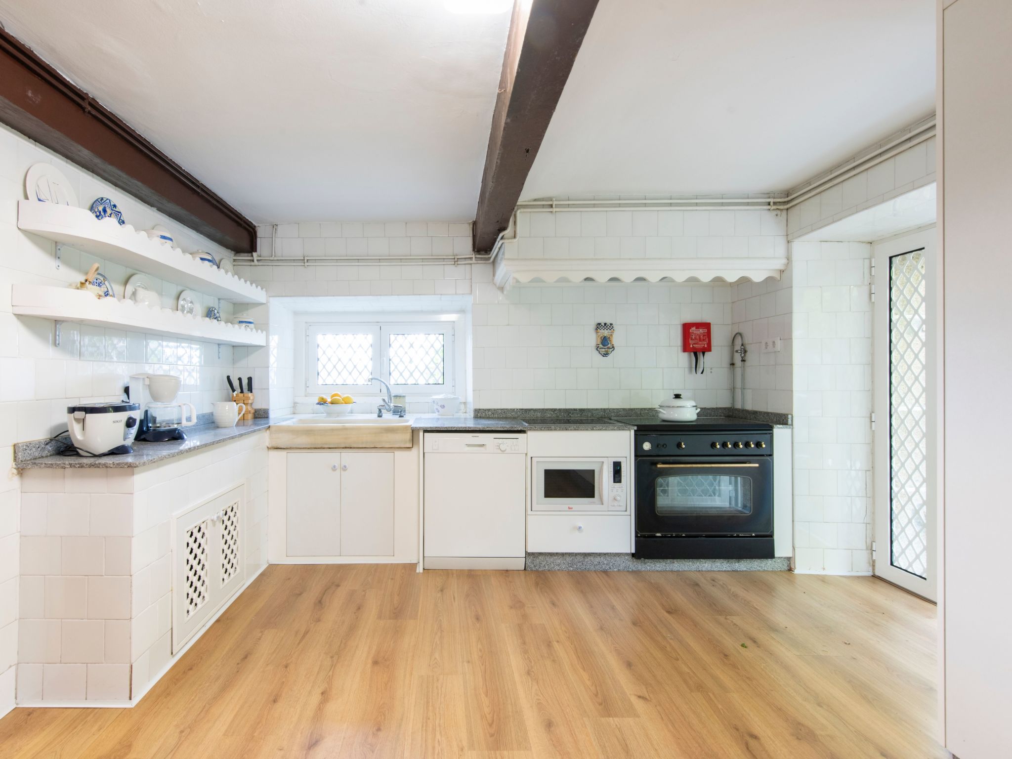 Für 12 Personen und 2 Kinder in Redondela, Costa Verde Spanien (Rías Baixas)-Binnen